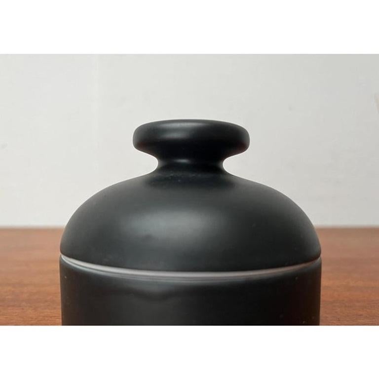 Boîte en porcelaine allemande postmoderne avec couvercle de KPM Royal Porzellan, 1980 en vente 5