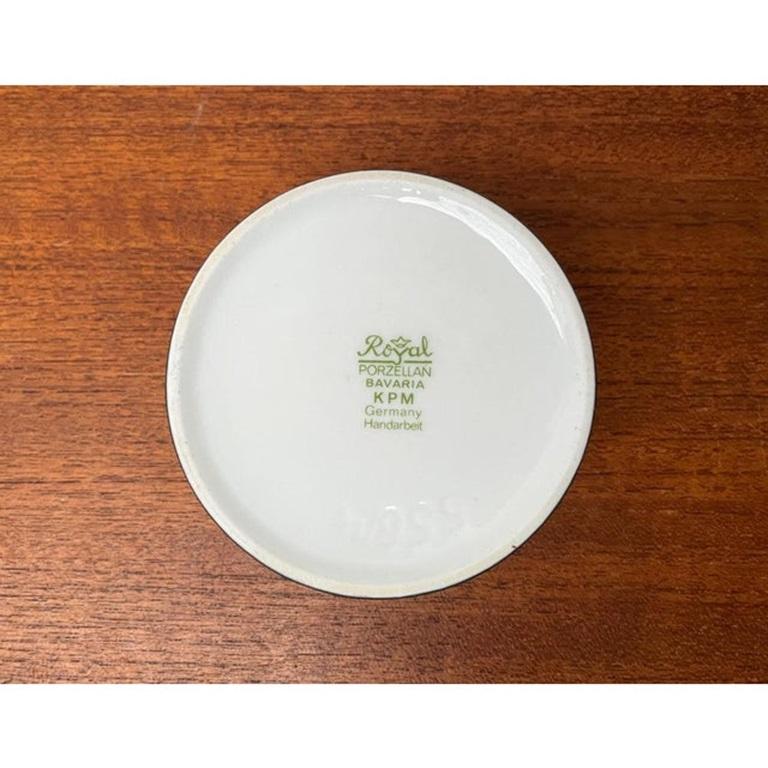 Boîte en porcelaine allemande postmoderne avec couvercle de KPM Royal Porzellan, 1980 en vente 2