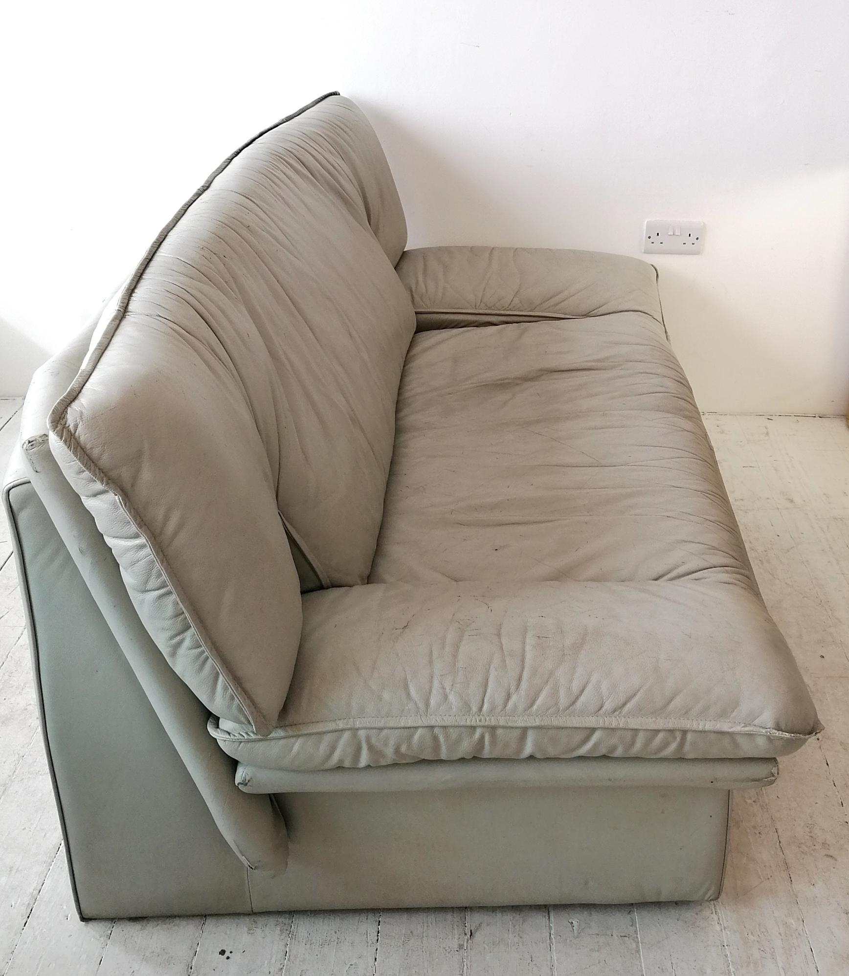 Italian Vintage Postmodern Grey Angular Leather Sofa by Nicoletti Salotti, Italy, 1980s