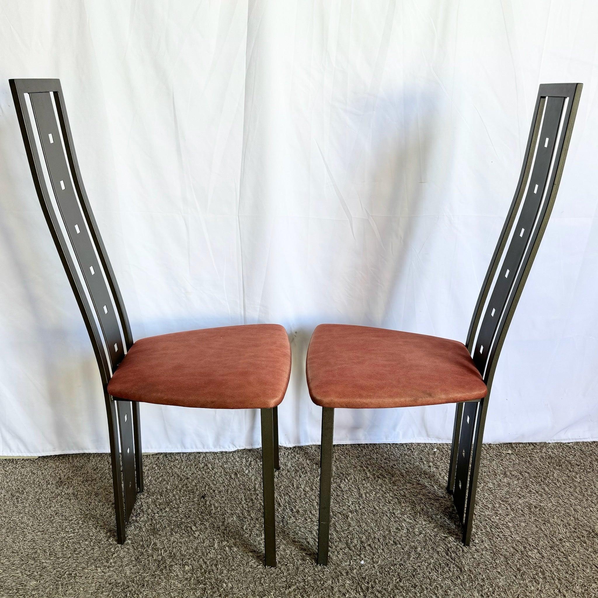 Metallo Sedie da pranzo con schienale alto vintage postmoderne di Amisco - Set di 8 in vendita