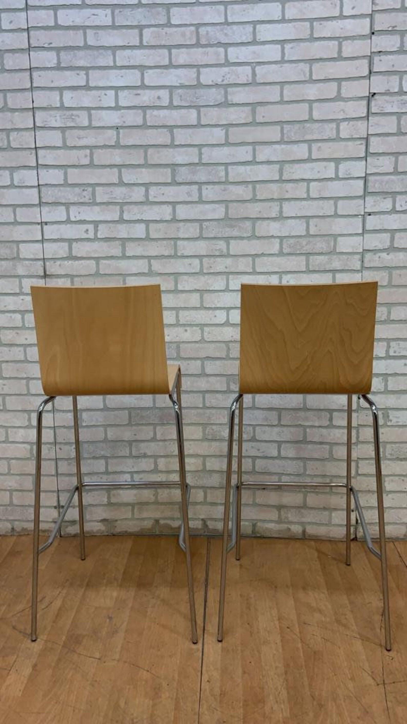 Inconnu Vintage Postmodern Italian Bentwood Wave Bar Stools - Pair en vente