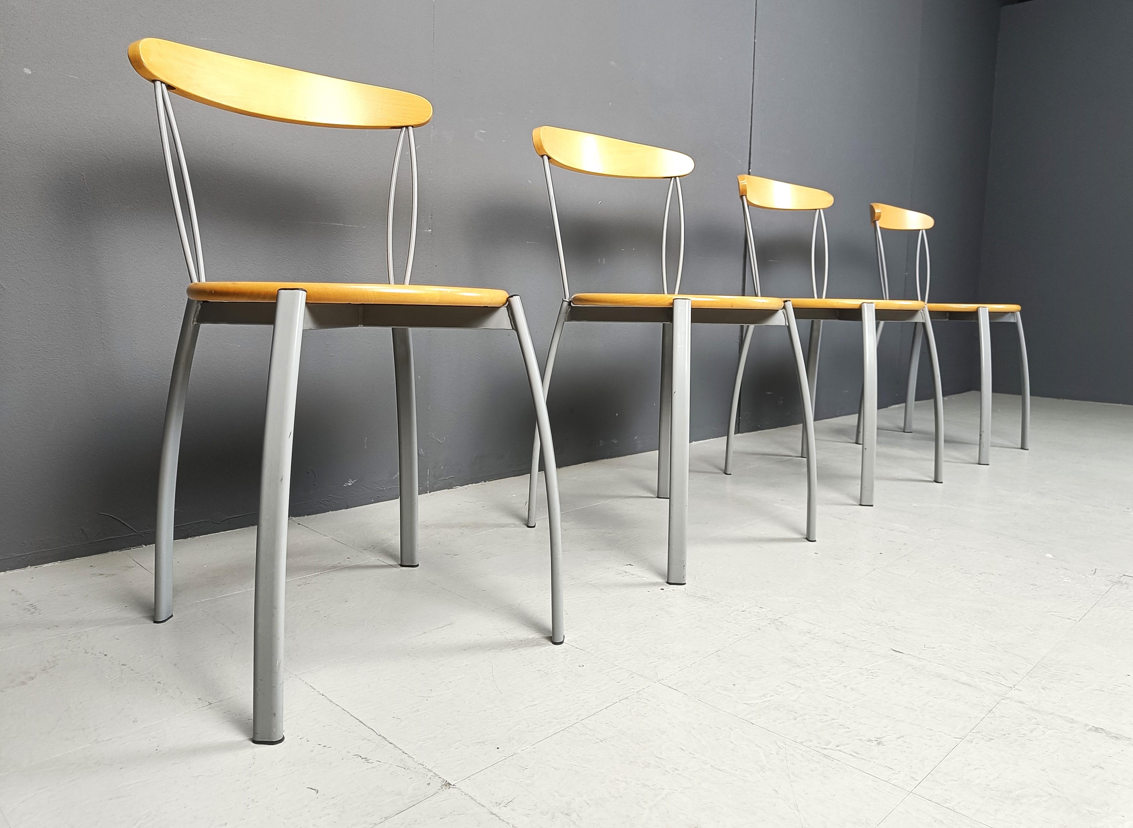 Postmoderne italienische Esszimmerstühle im Vintage-Stil, 1990er-Jahre (Metall) im Angebot