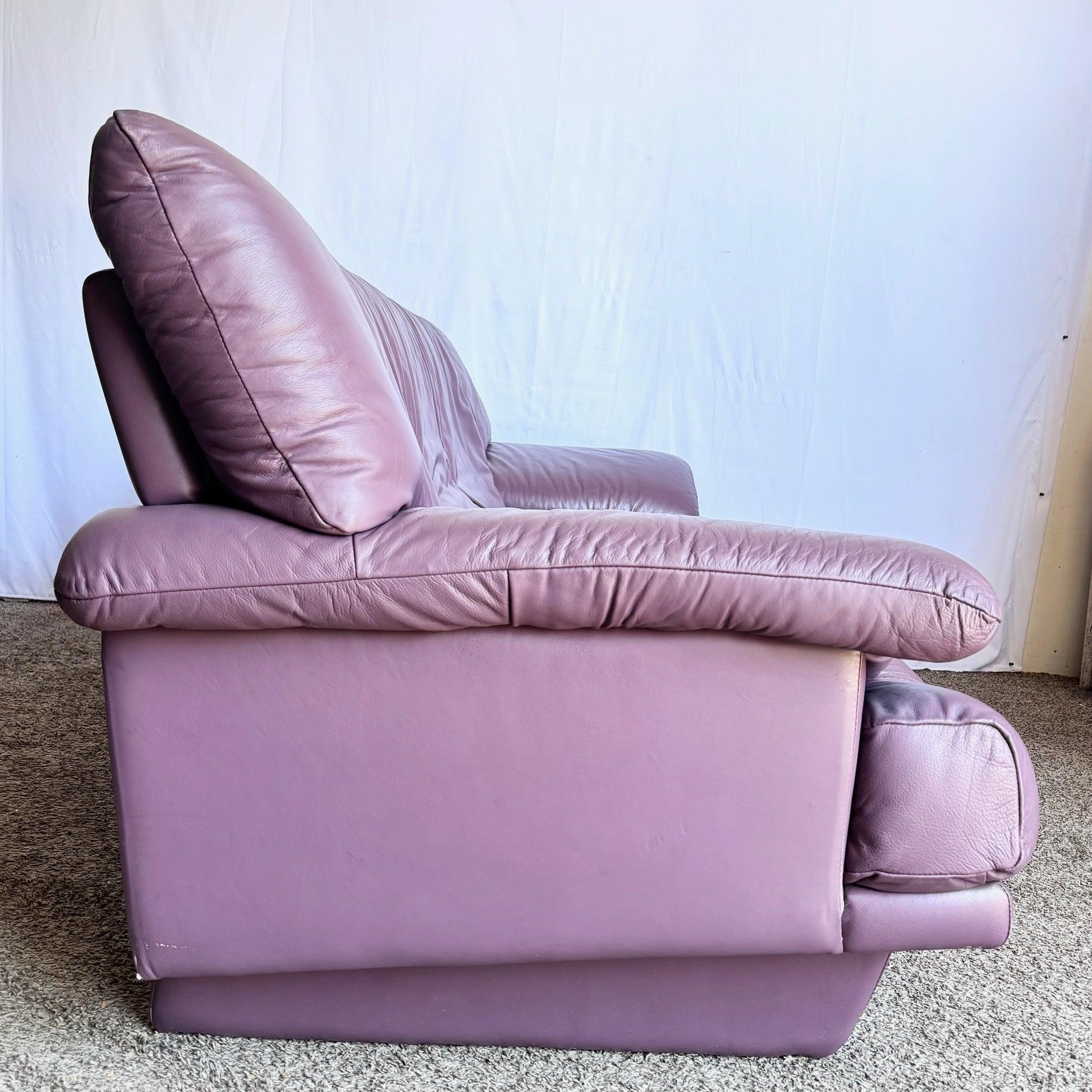 Sofá postmoderno vintage italiano de cuero morado finales del siglo XX en venta