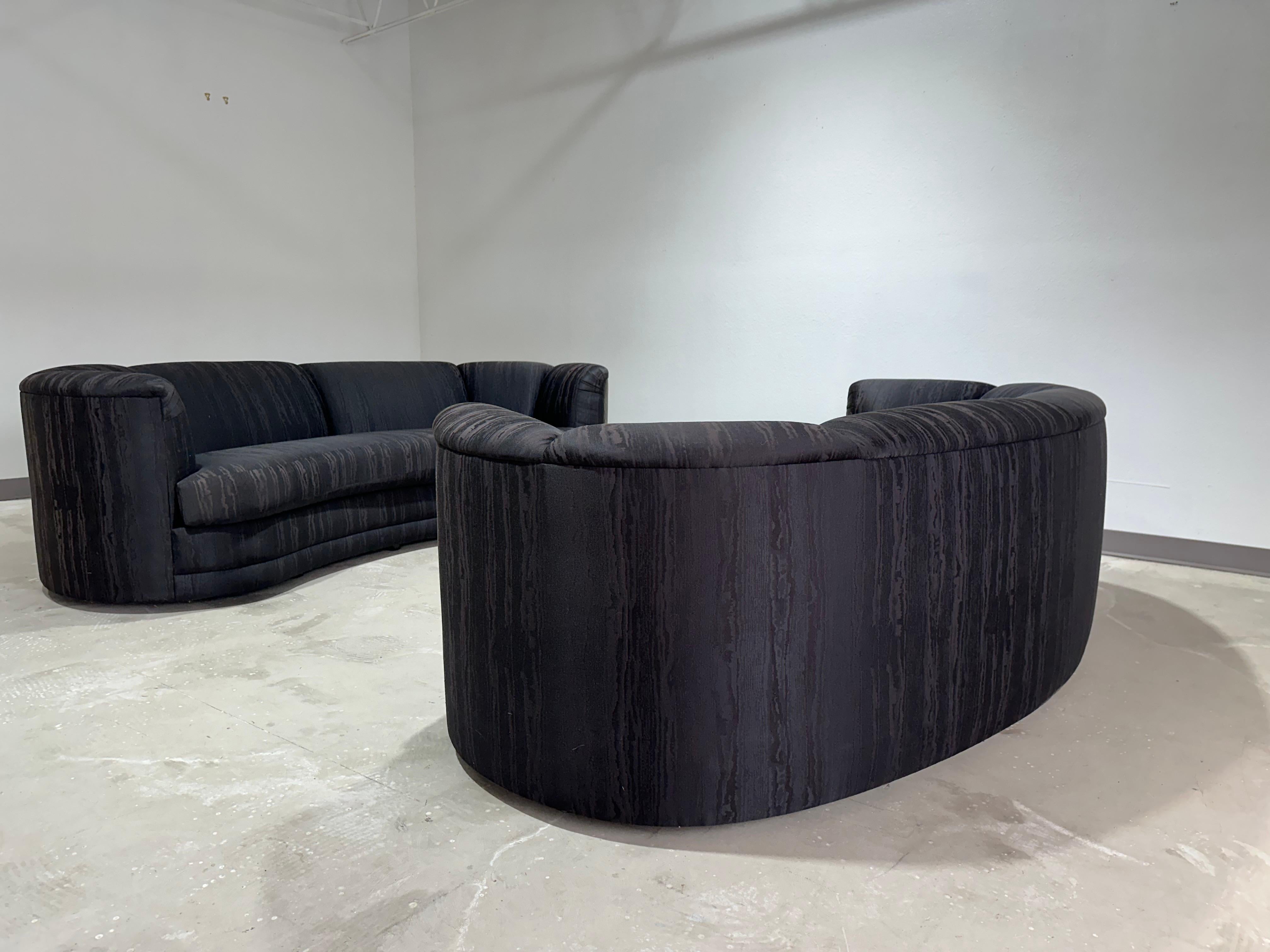 Vintage Postmodern Black Curved Sofa In Good Condition In Lutz, FL