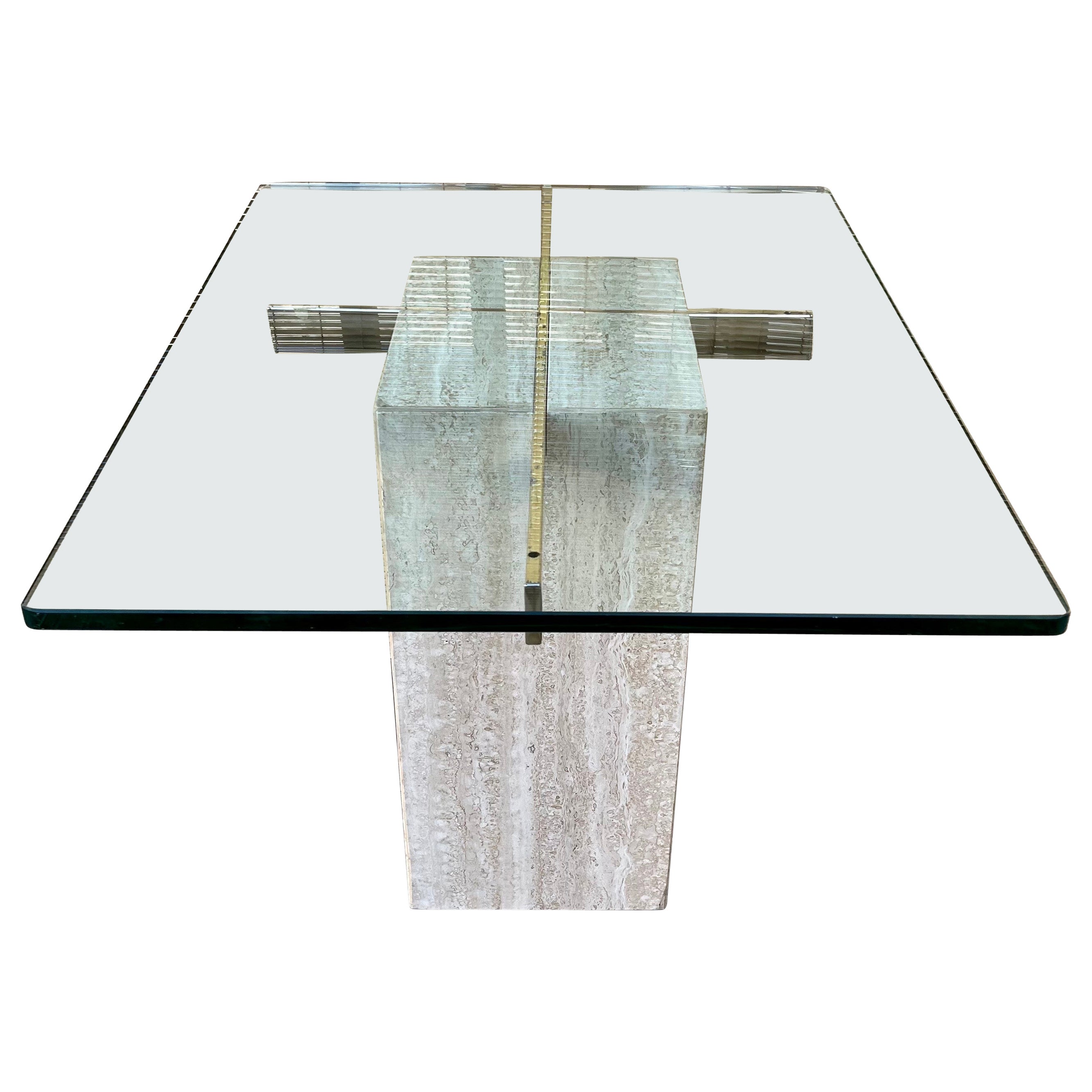 Mesa auxiliar postmoderna vintage de mármol y latón de estilo Artedi. Alrededor de 1980.