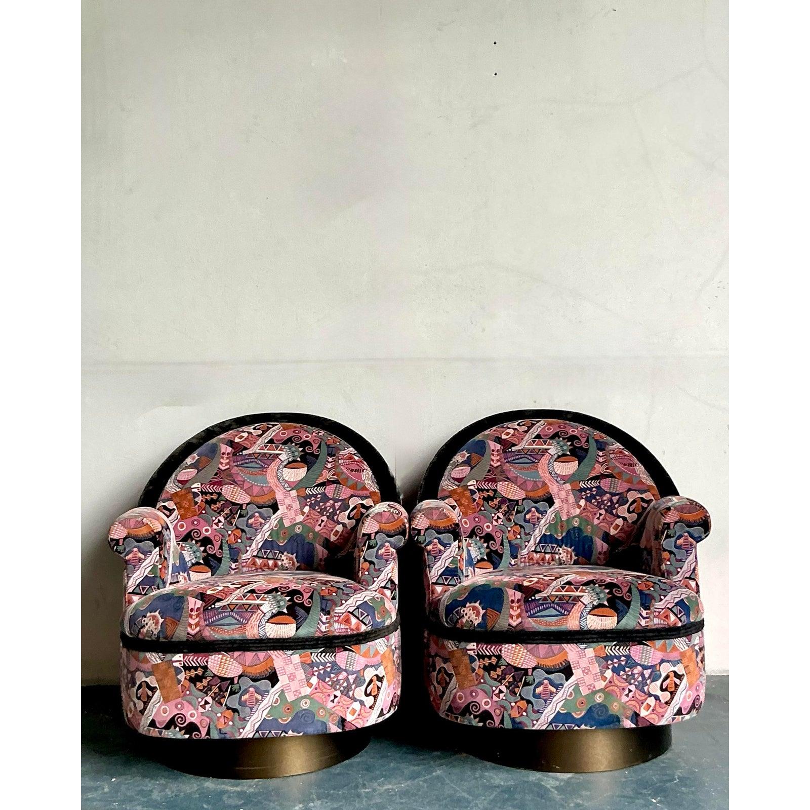 Sedie girevoli stampate postmoderne vintage di Martin Barttrud - Una coppia in vendita 4