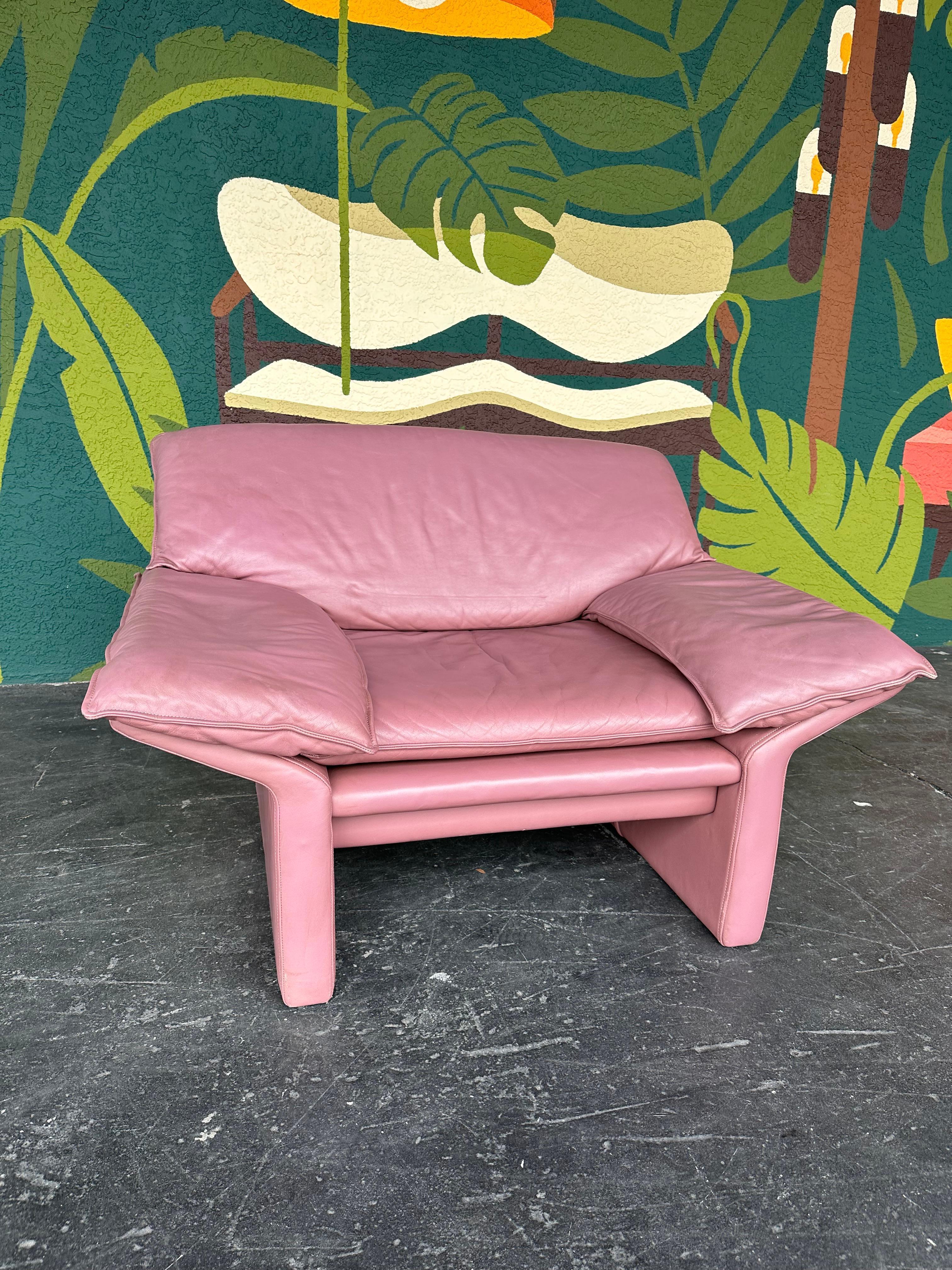 Vintage early 1990’s Postmodern Brayton International Mauve Pink Leather Sculptural Lounge chair. Striking shape with great lines, soft supple leather, very comfortable. Overall great vintage condition, some scuffs and dings to leather as