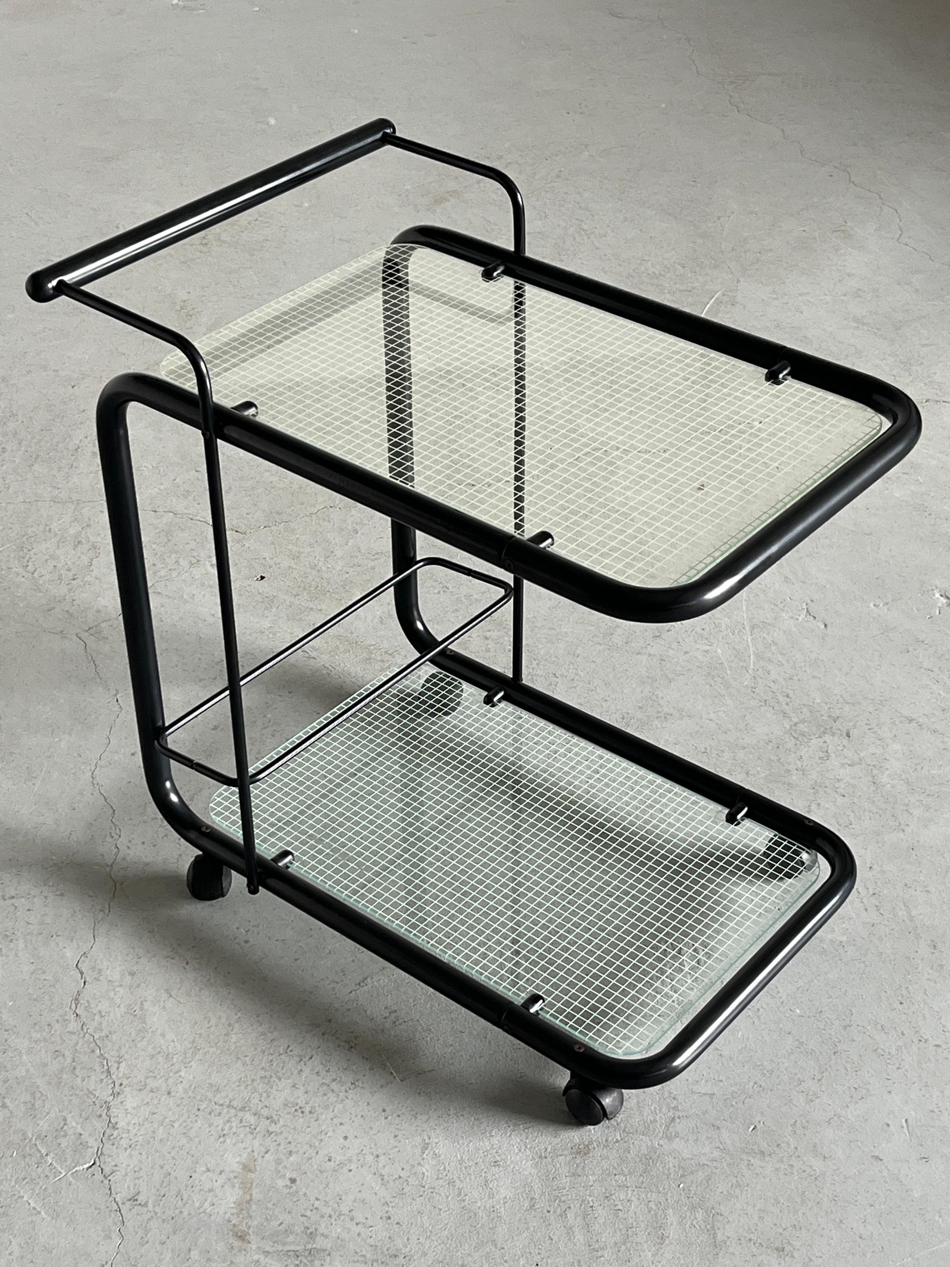 Italiano Carrello da bar o carrello da bar postmoderno vintage in stile Memphis di Bieffeplast, Italia anni '80 in vendita