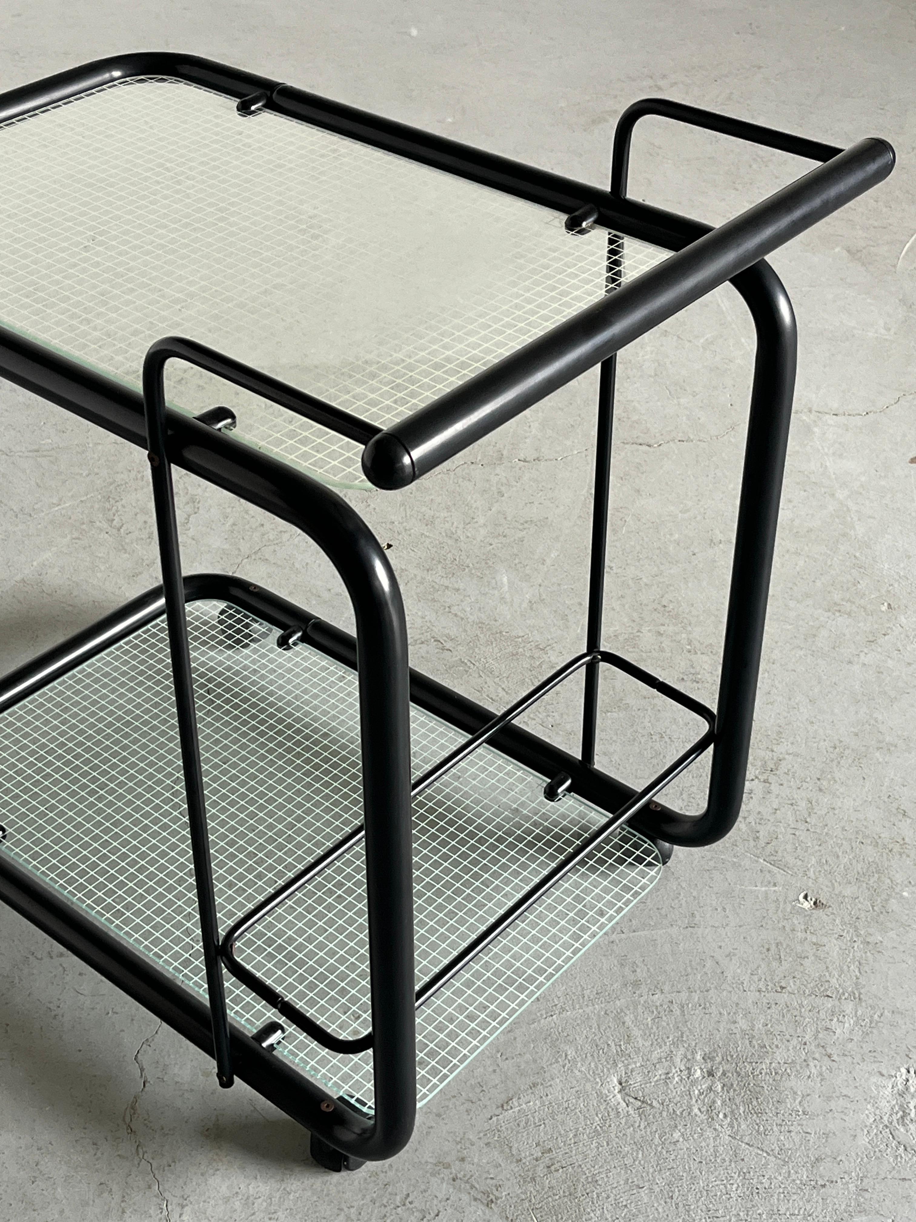 Metallo Carrello da bar o carrello da bar postmoderno vintage in stile Memphis di Bieffeplast, Italia anni '80 in vendita