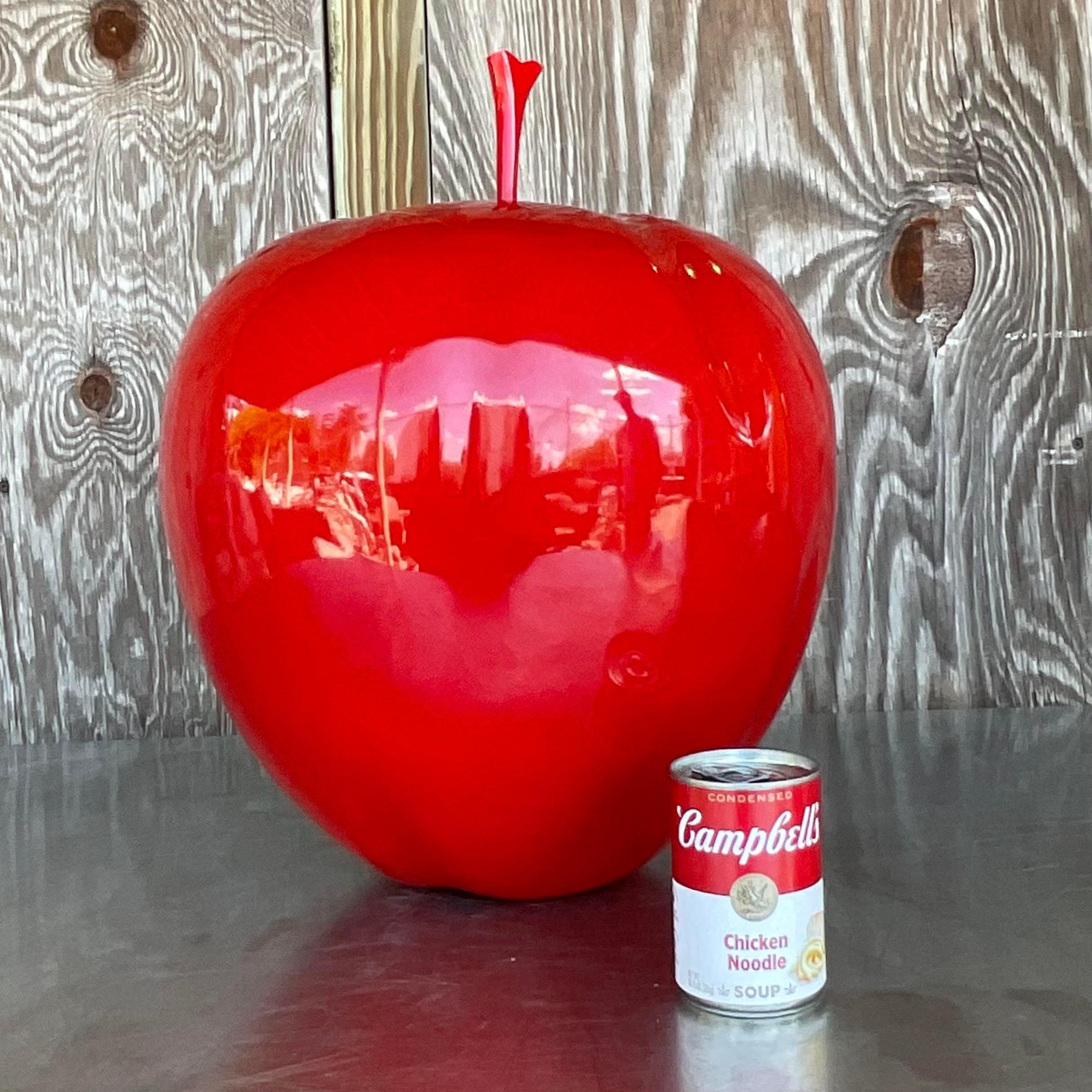 Monumentaler Apfel im Vintage-Stil der Postmoderne (amerikanisch) im Angebot