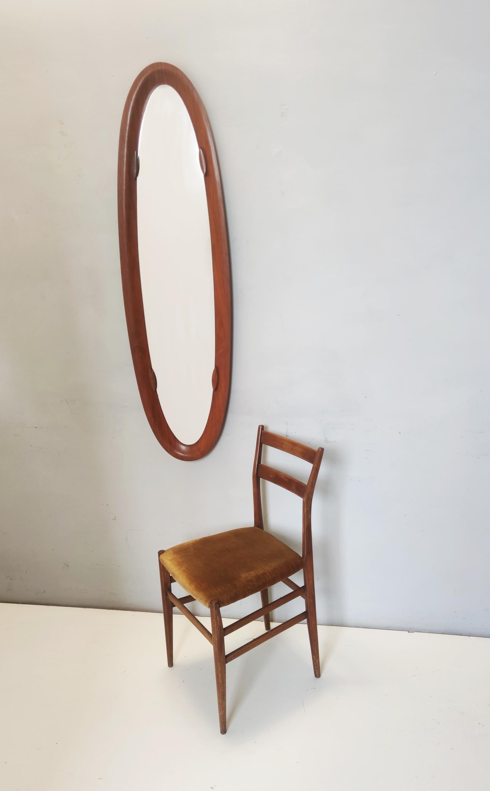 Postmoderne Miroir mural ovale vintage avec cadre en bois, Italie en vente
