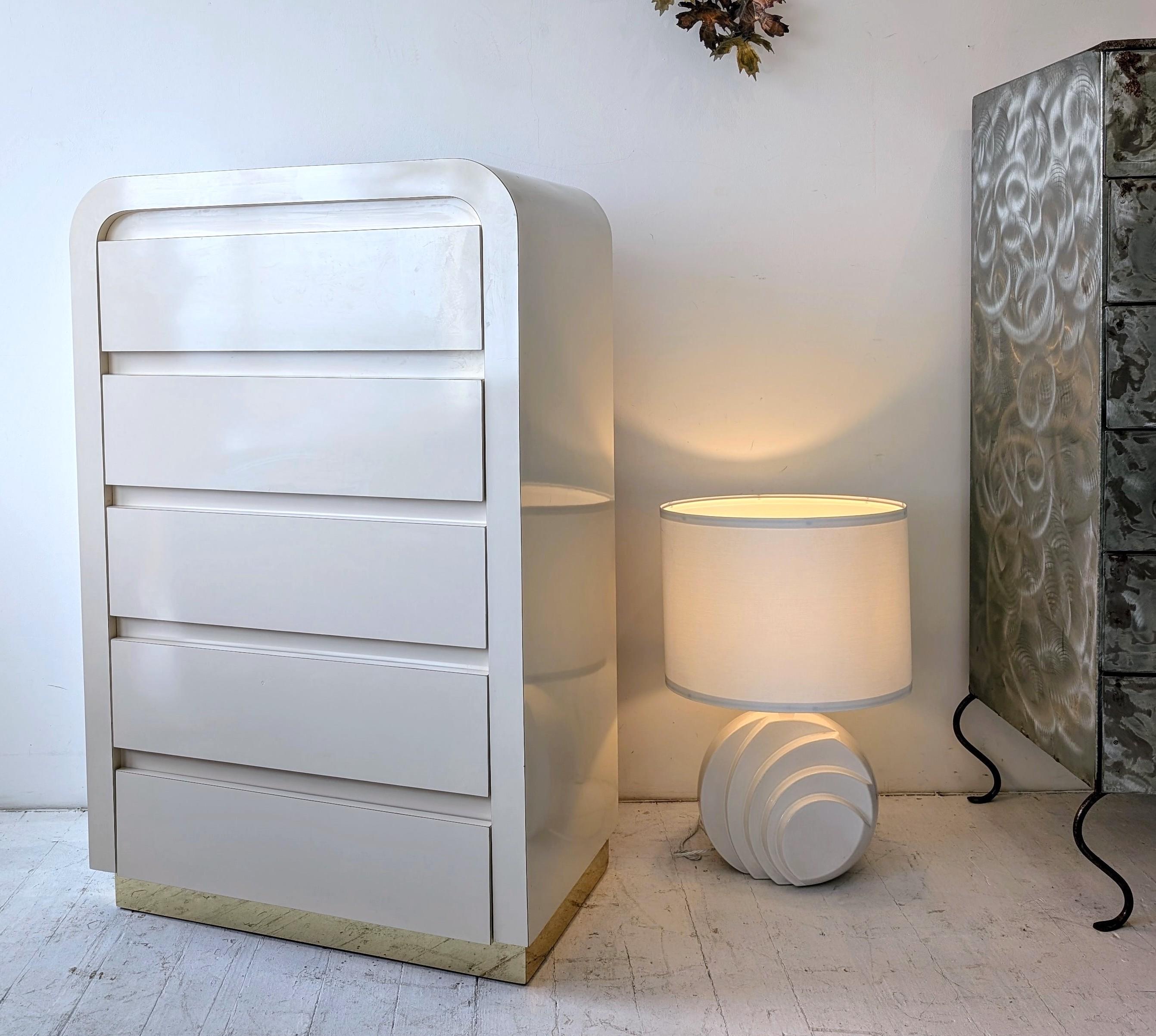 Postmoderne Vintage-Wasserfall-Schubladen aus Laminat in Pfirsich/Rosa/Schwarz/Creme, USA 1980er Jahre (Metall) im Angebot