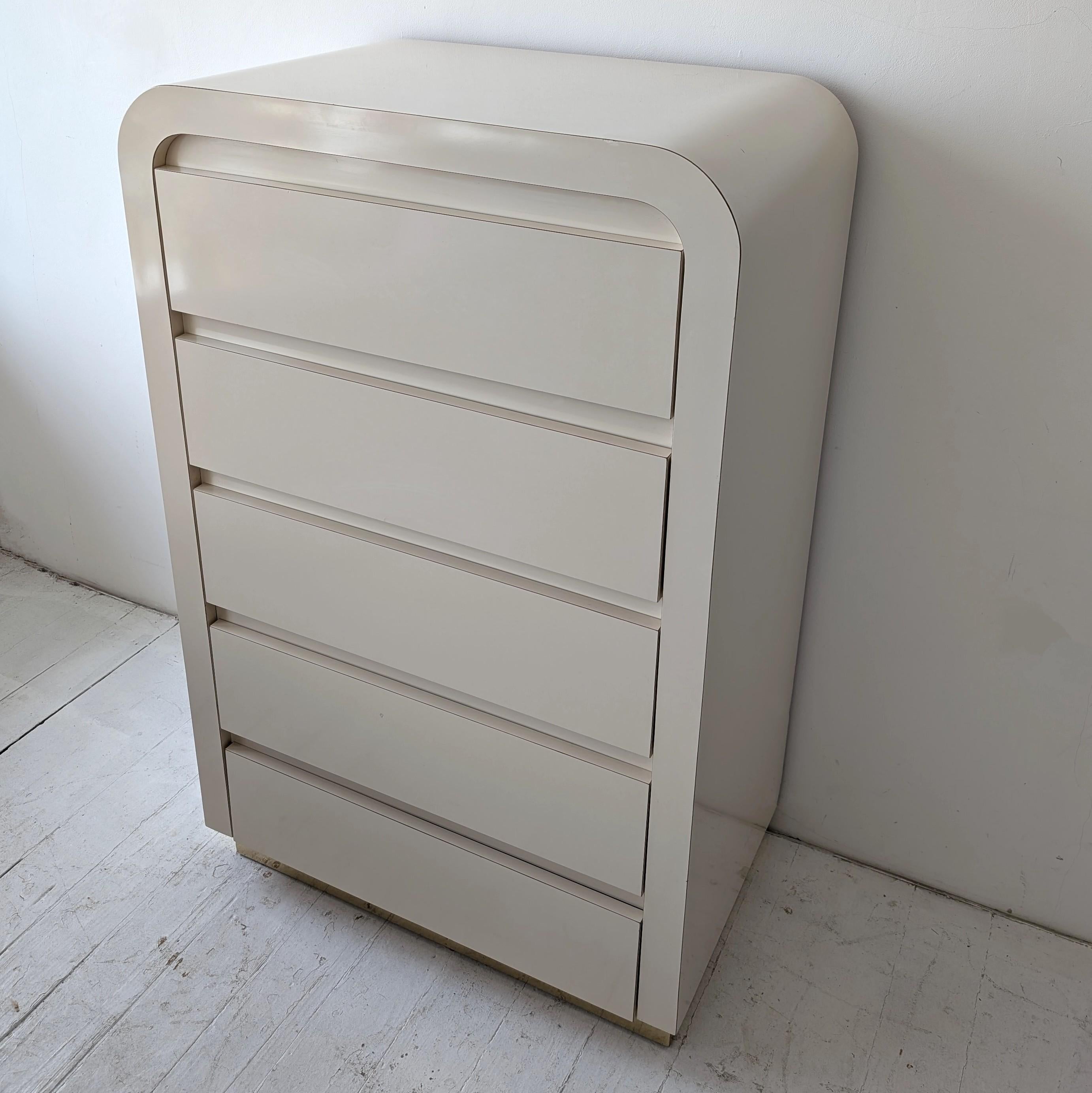 Postmoderne Vintage-Wasserfall-Schubladen aus Laminat in Pfirsich/Rosa/Schwarz/Creme, USA 1980er Jahre im Angebot 3