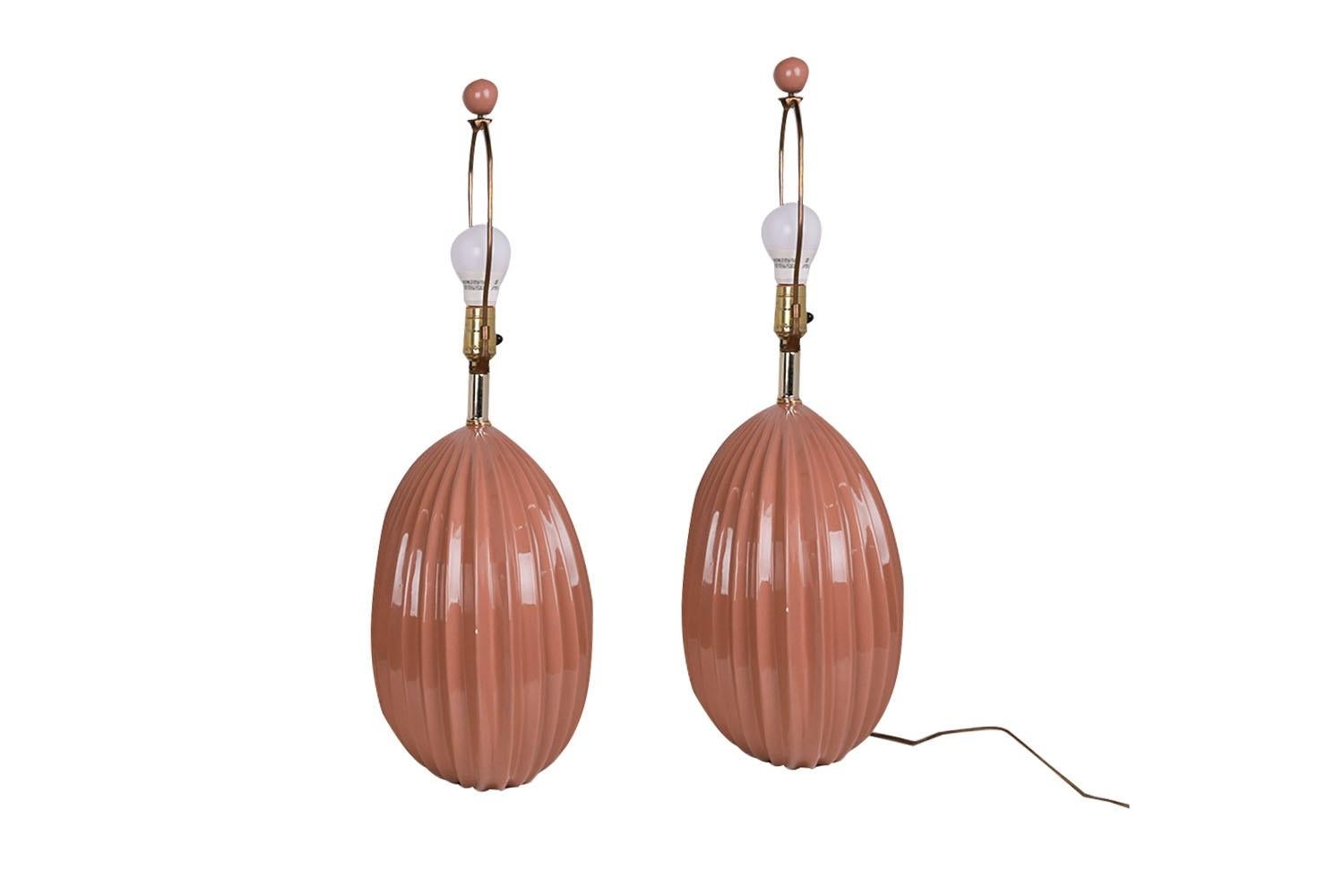 Vintage Postmodern Pink Mauve Ceramic Table Lamps Pair In Good Condition In Baltimore, MD