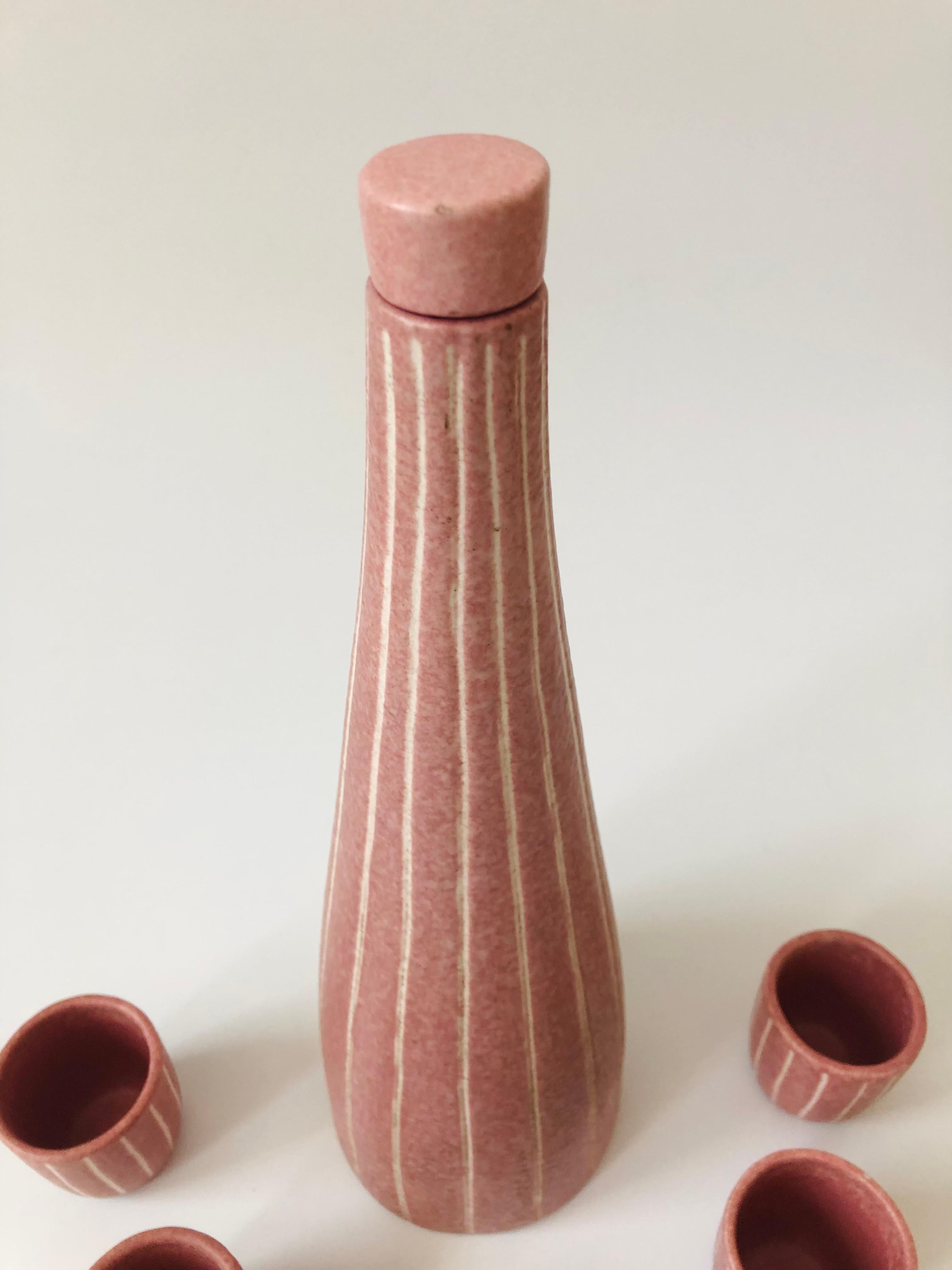Vintage Postmodern Pink Pottery Decanter Set by Jaru of California In Good Condition For Sale In Vallejo, CA