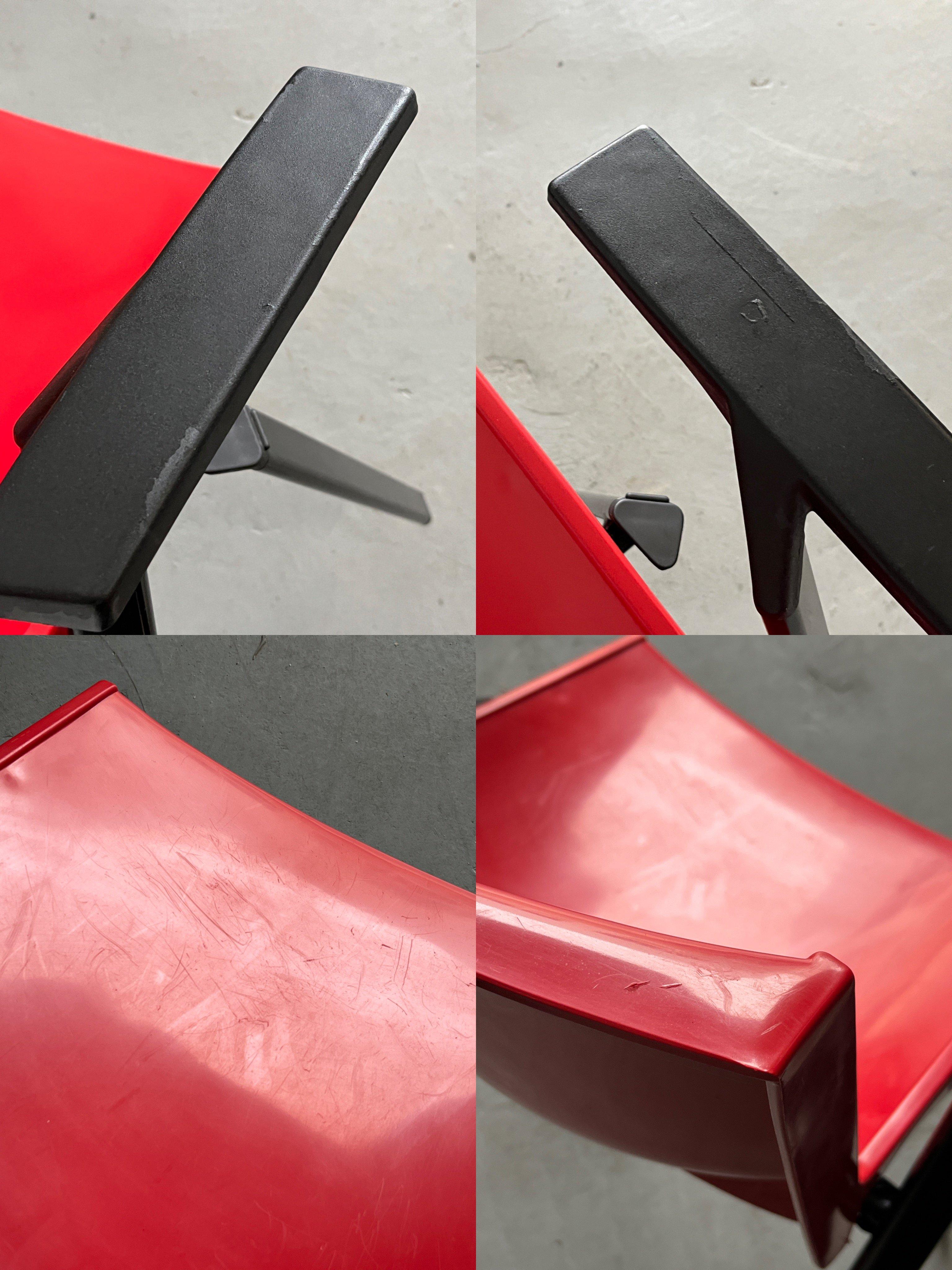 Poltrone postmoderne rosse Plurima vintage di Roberto Lucci & Paolo Orlandini, anni '90 5
