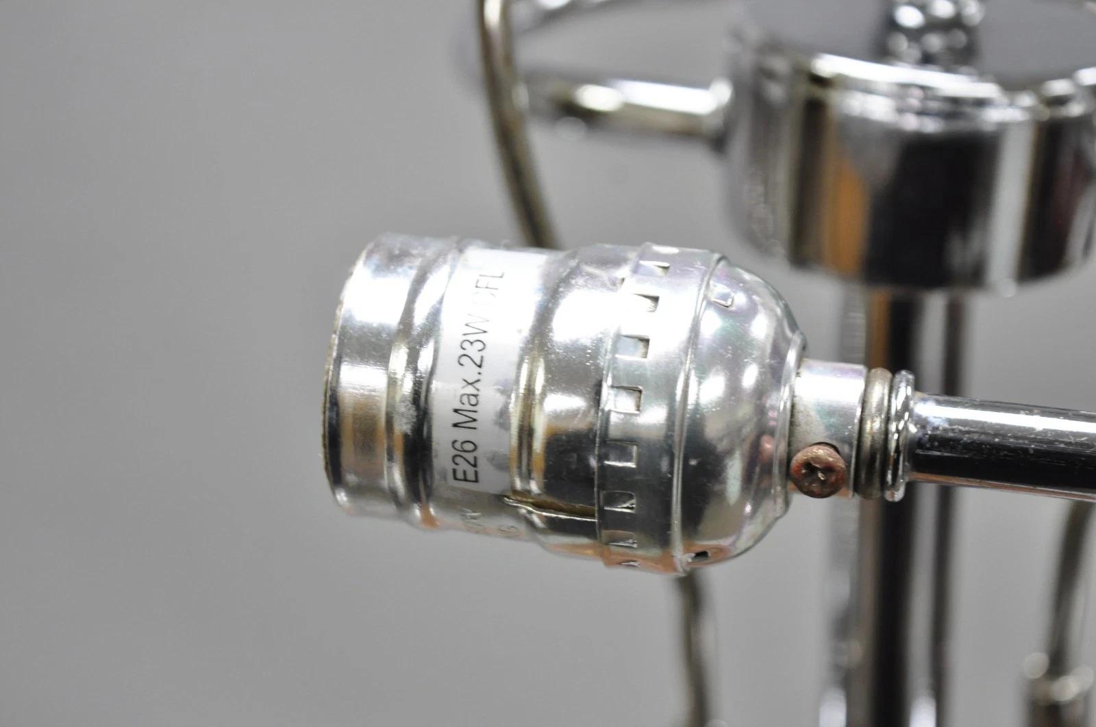 Lámpara de pie postmoderna vintage de metal cromado plateado modernista escultural en venta 9