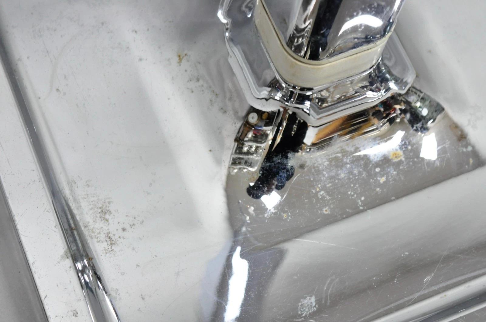 Lámpara de pie postmoderna vintage de metal cromado plateado modernista escultural en venta 2