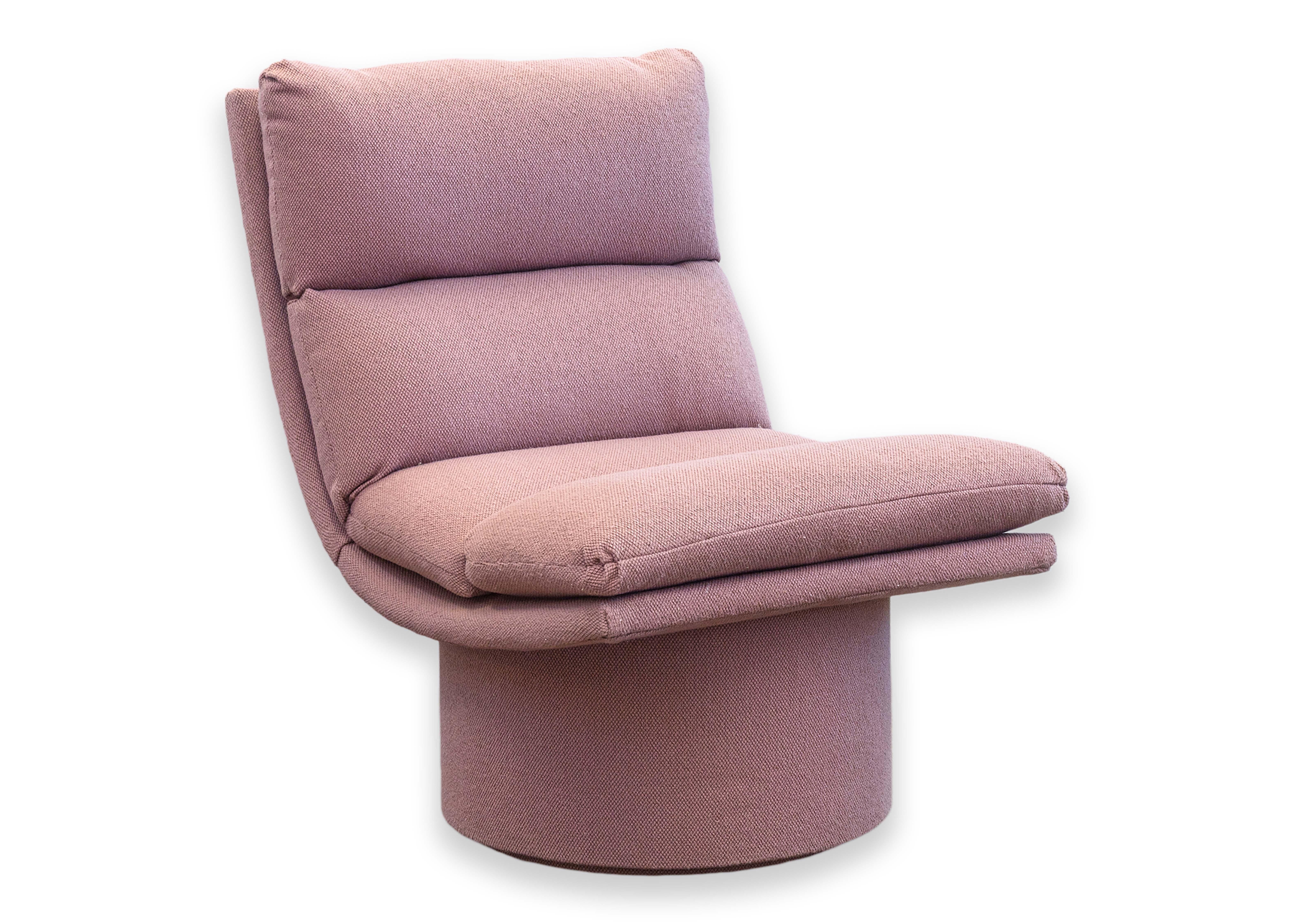Vintage Postmodern Schwenkbar Rosa Stoff Scoop Akzent Lounge Stuhl im Angebot 2