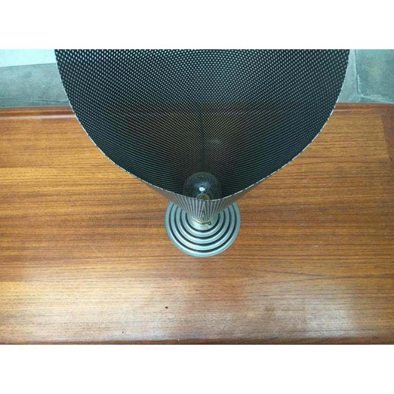 Lámpara de mesa postmoderna vintage de metal siglo XX en venta
