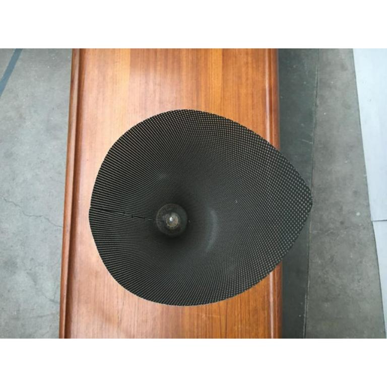 Lámpara de mesa postmoderna vintage de metal en venta 2