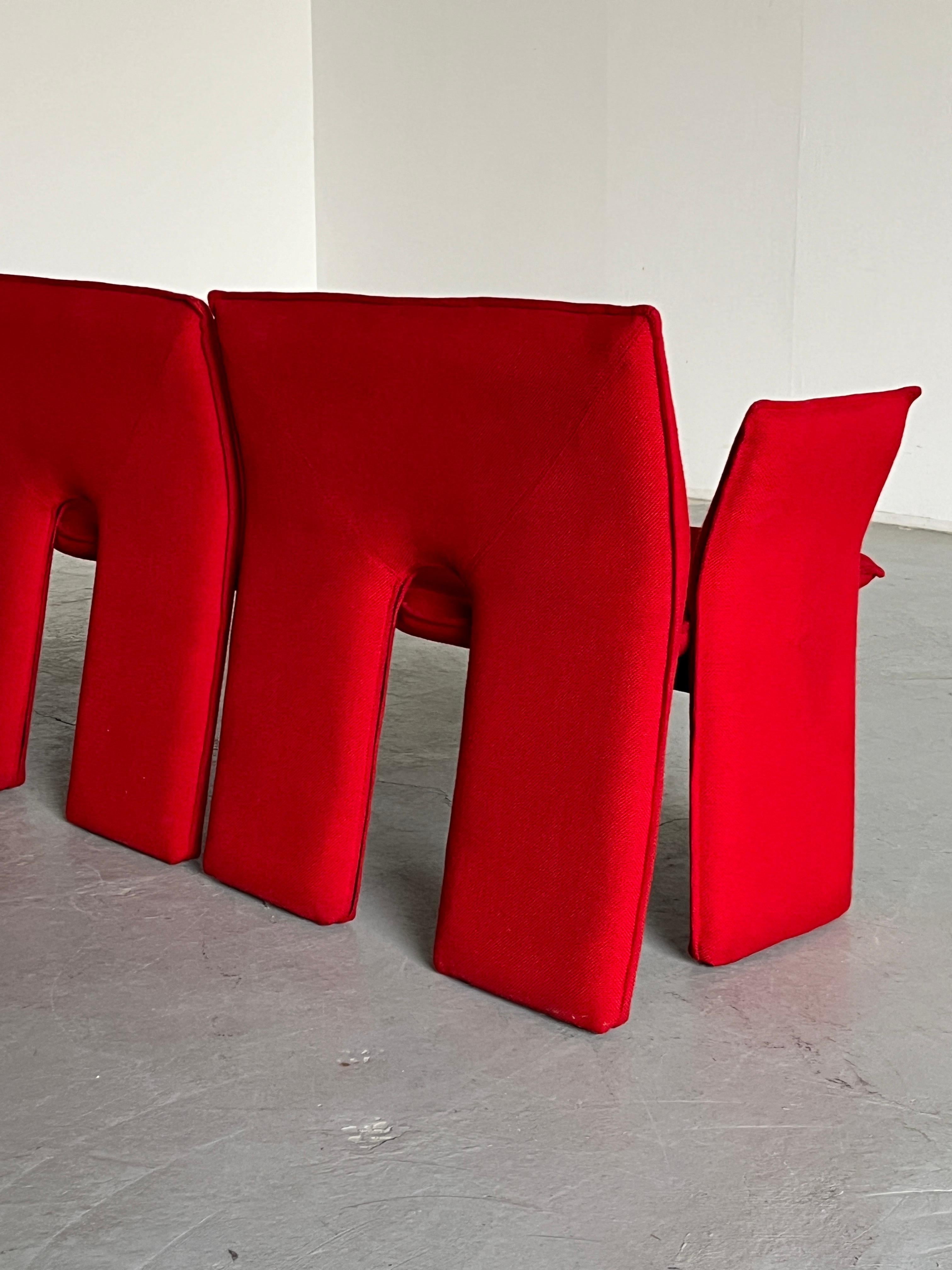 Postmodernes dreisitziges Vintage-Sofa aus roter Wolle und schwarzem Metall, Italien, 1980er Jahre im Angebot 1