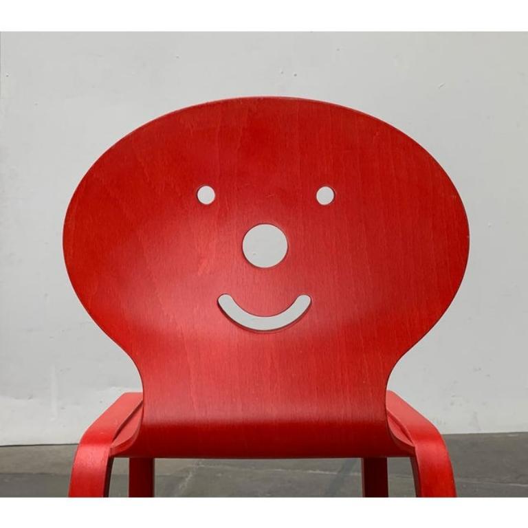 Sedia postmoderna in legno per bambini con faccia da clown, anni '90 in vendita 5
