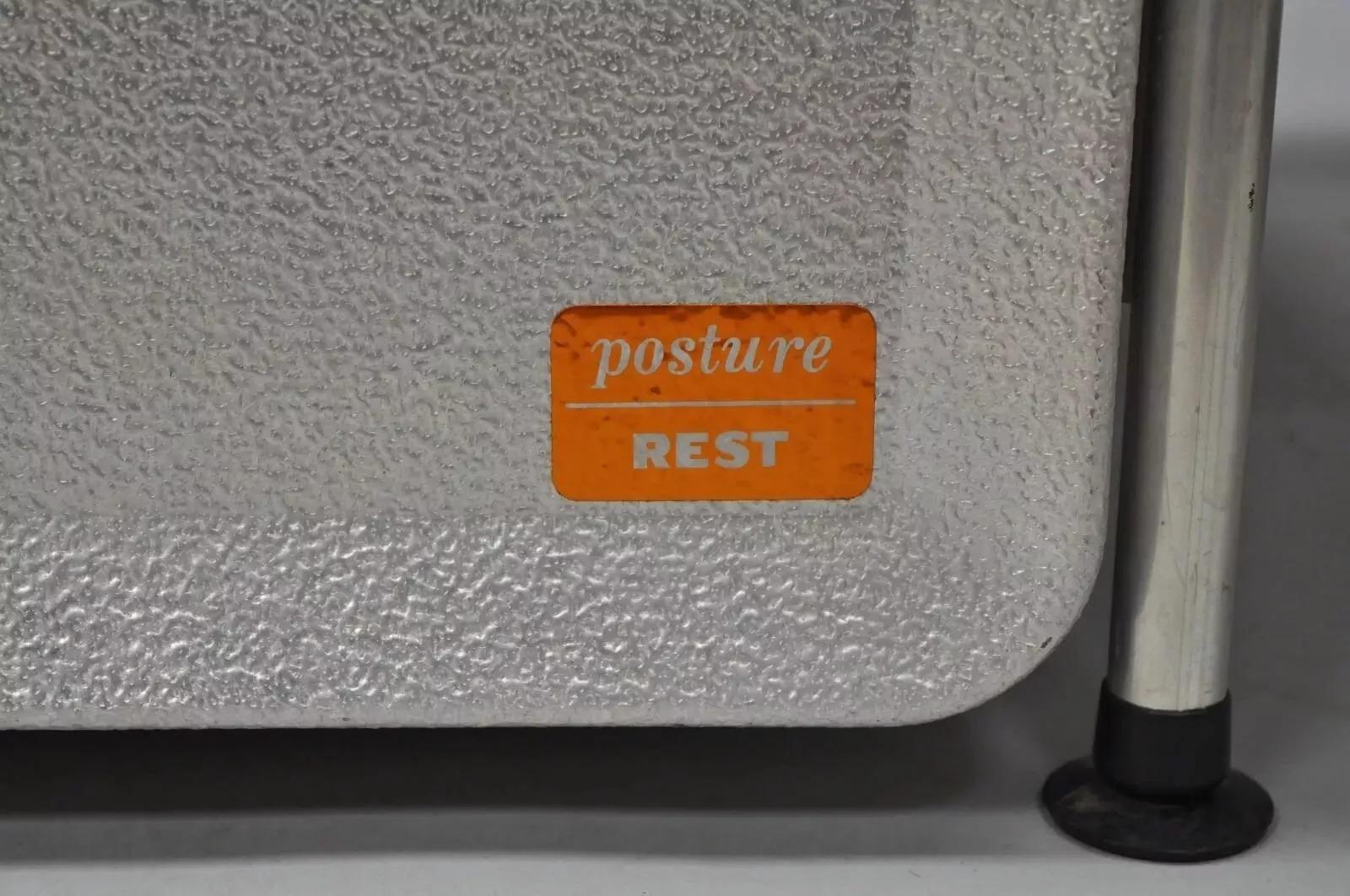 Aluminium Vintage Posture Rest Company Massage Therapy Chair Seat Wellness Machine en vente