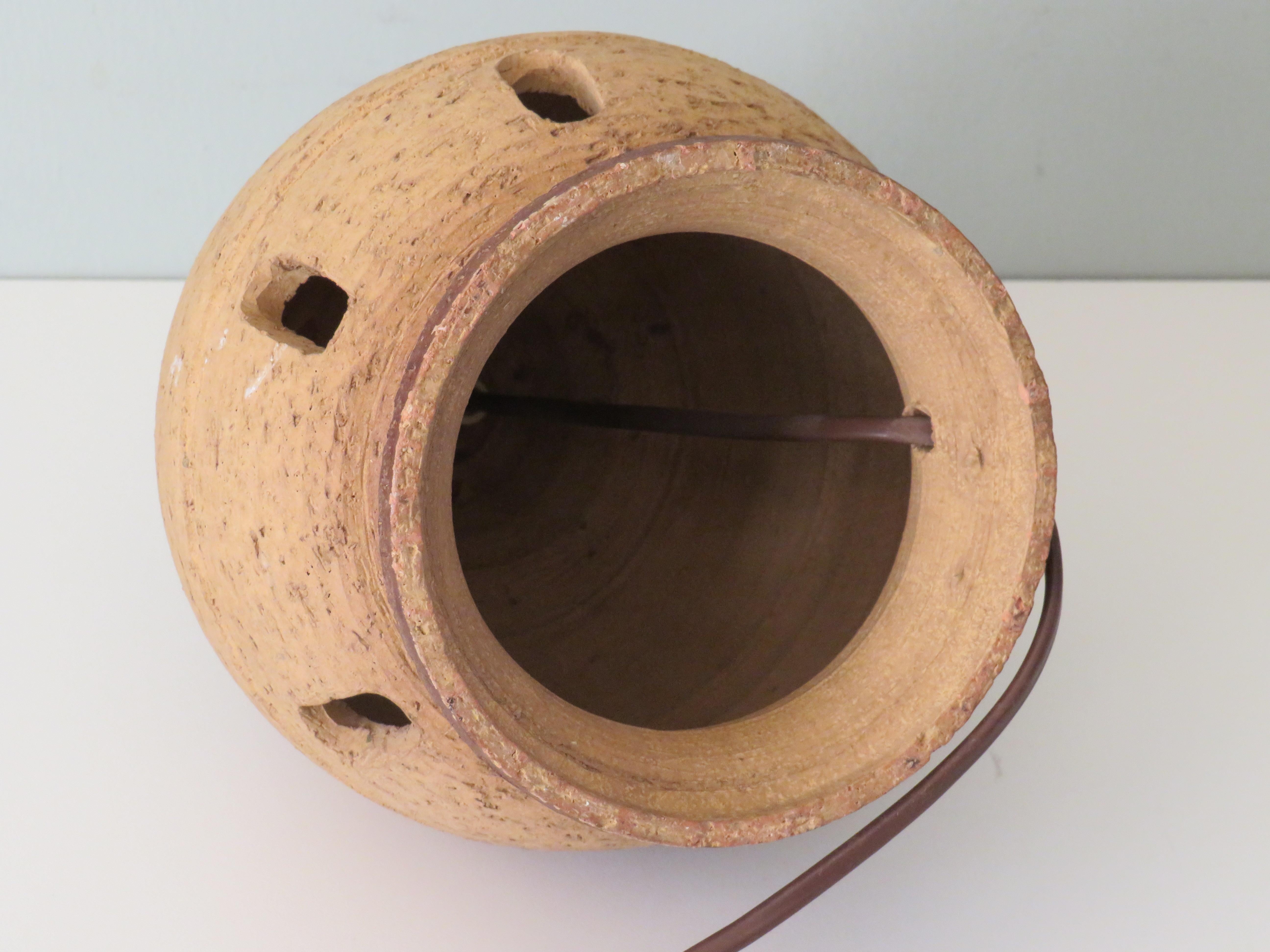 Lampada da tavolo in ceramica vintage con un nuovo paralume personalizzato anni '60 in vendita 3