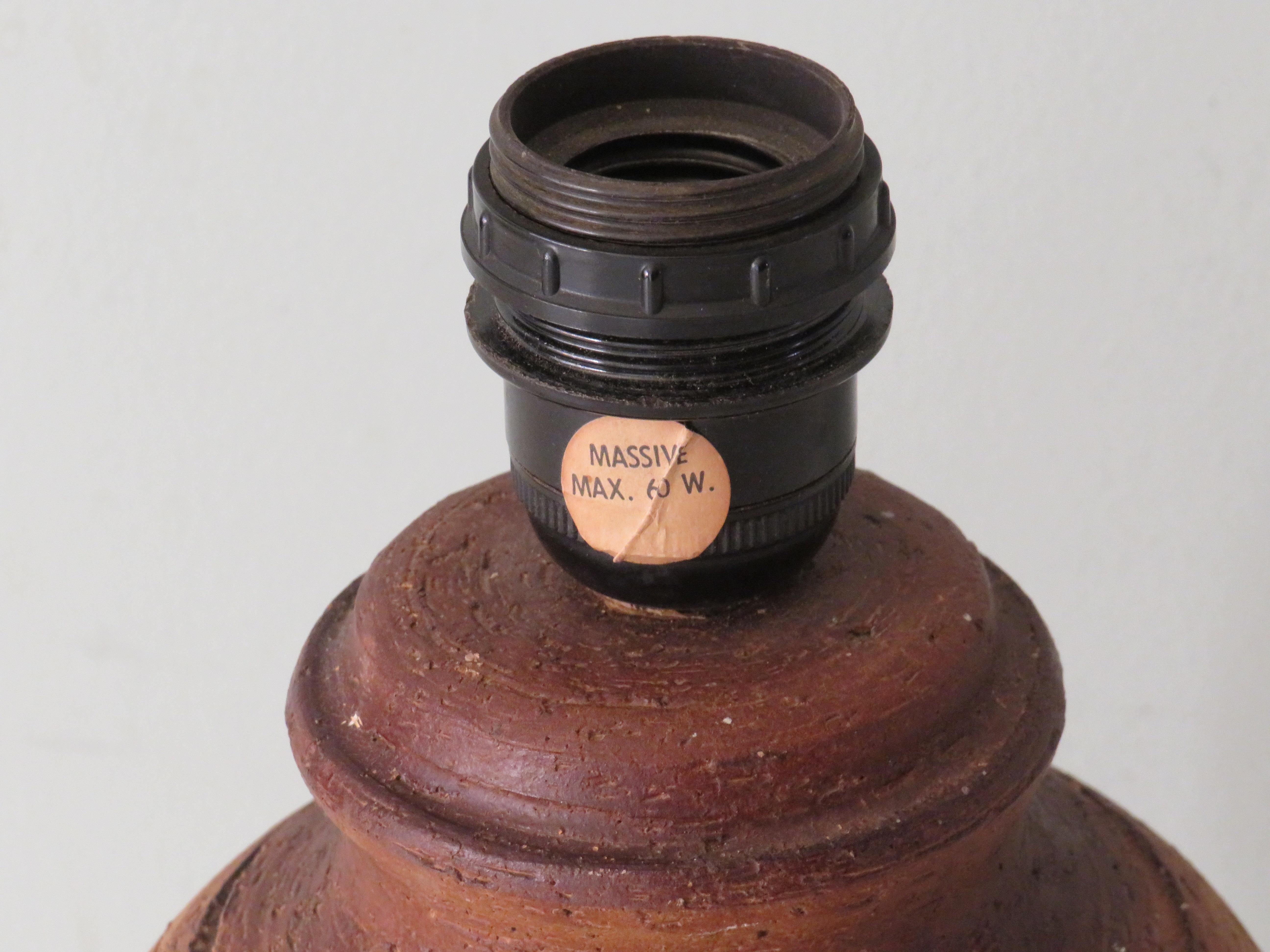 Lampada da tavolo in ceramica vintage con un nuovo paralume personalizzato anni '60 in vendita 2