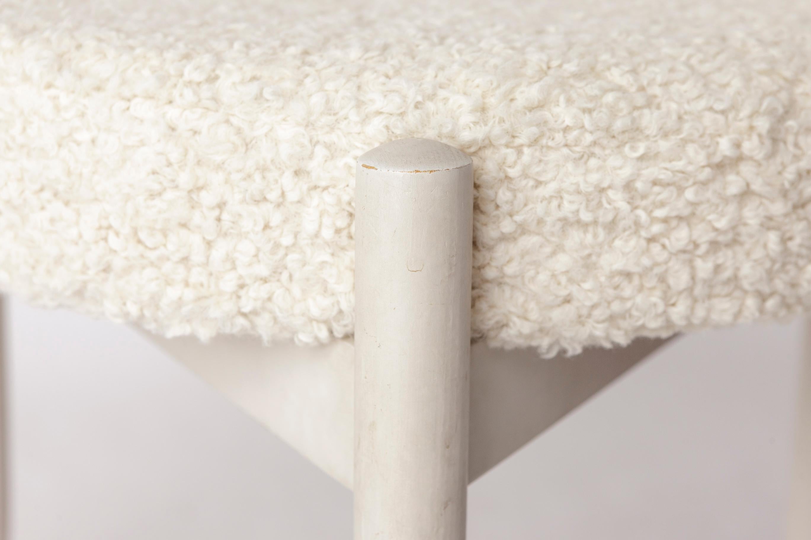 Vintage Pouf / Hocker 1970er - Weißes Buchenholz & Wollpolsterung - Mitte des Jahrhunderts im Zustand „Gut“ im Angebot in Hannover, DE