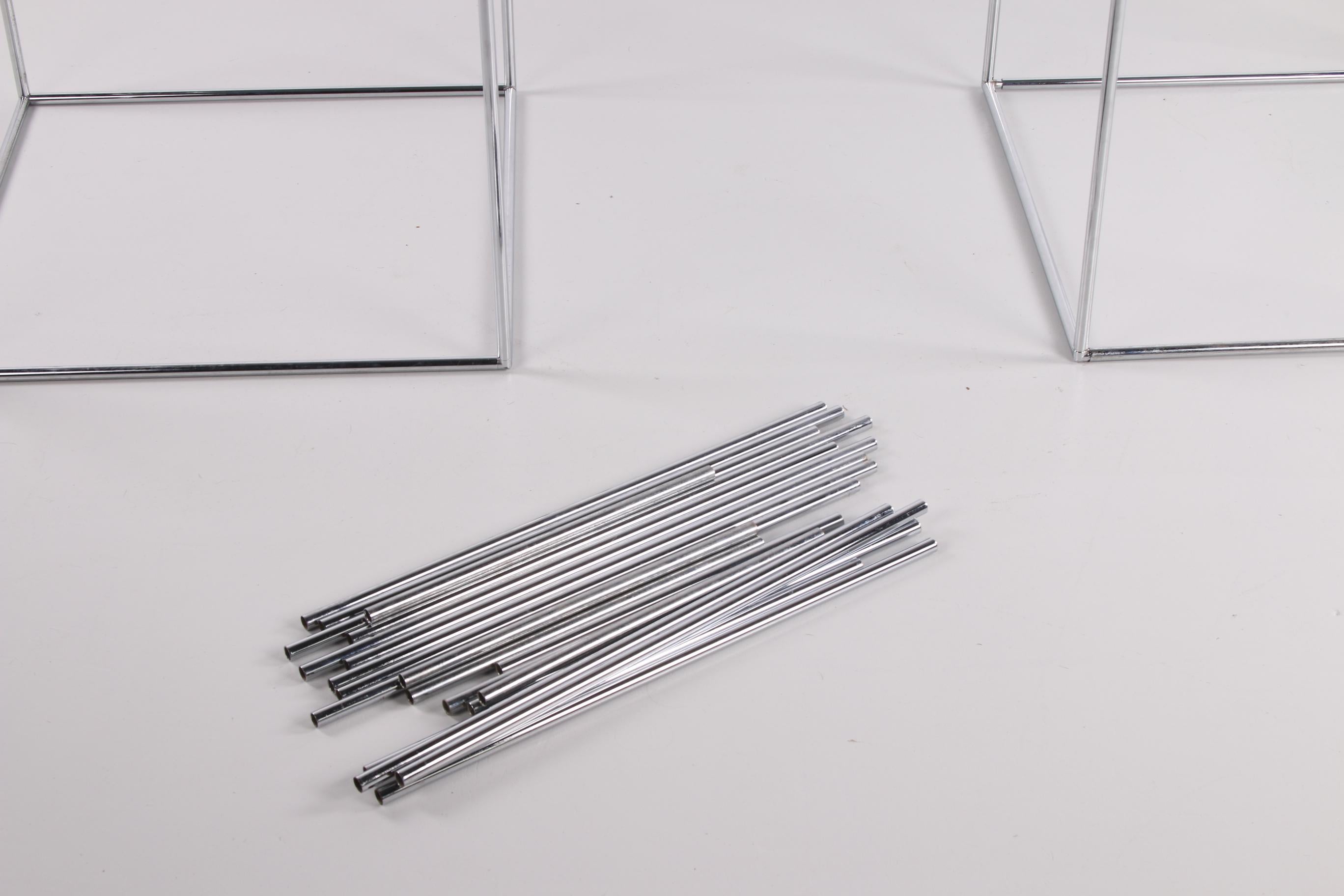 Vintage Poul Cadovius Abstracta shelving system
Beautiful Abstracta wall unit Designed in the 1950s by Poul Cadovius for Royal Systems. The Abstracta design is from the early 1950s and was used in shops and for the home. This storage is perfect for