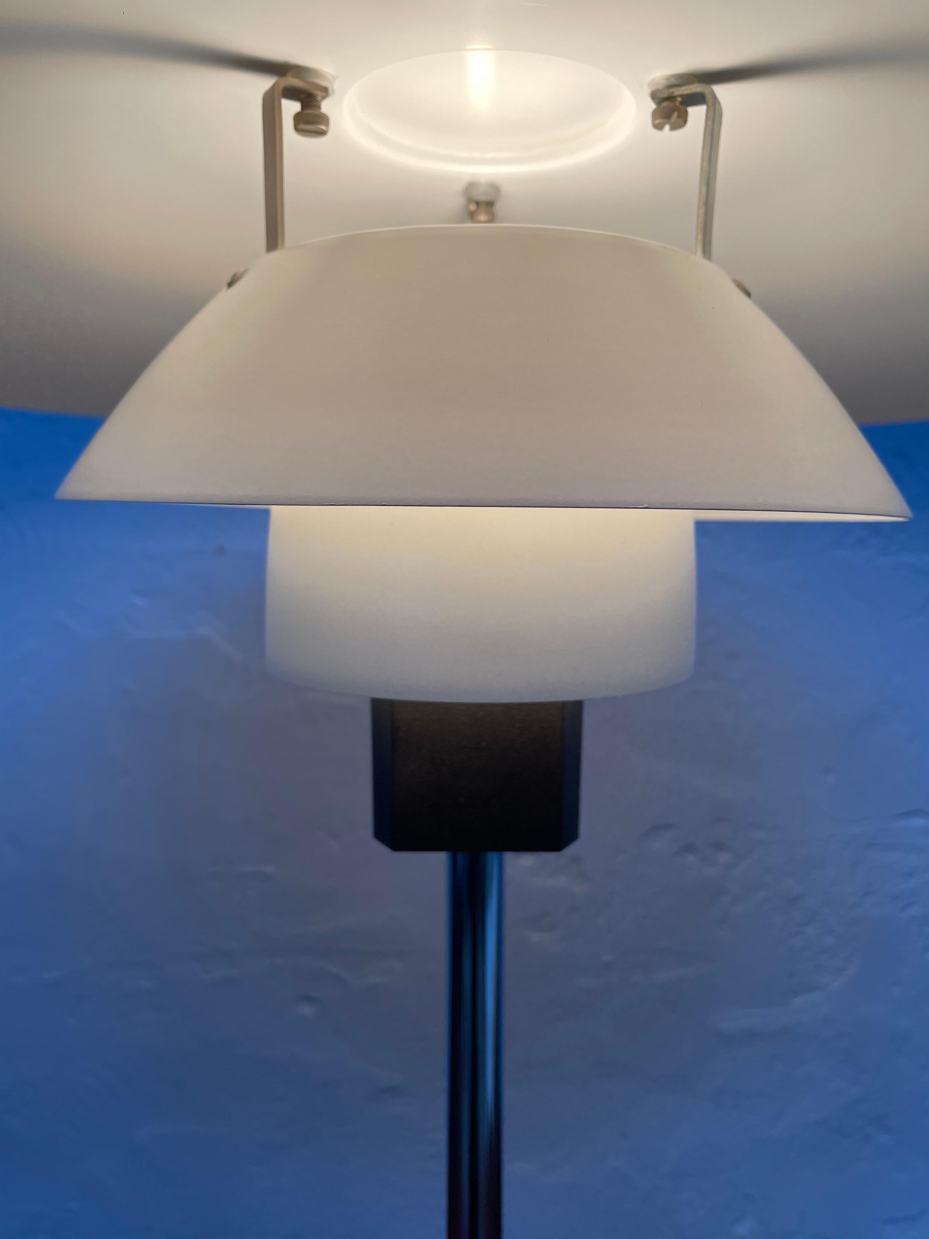 Vintage Poul Henningsen 4/3 Table Lamp from the 1960s For Sale 3