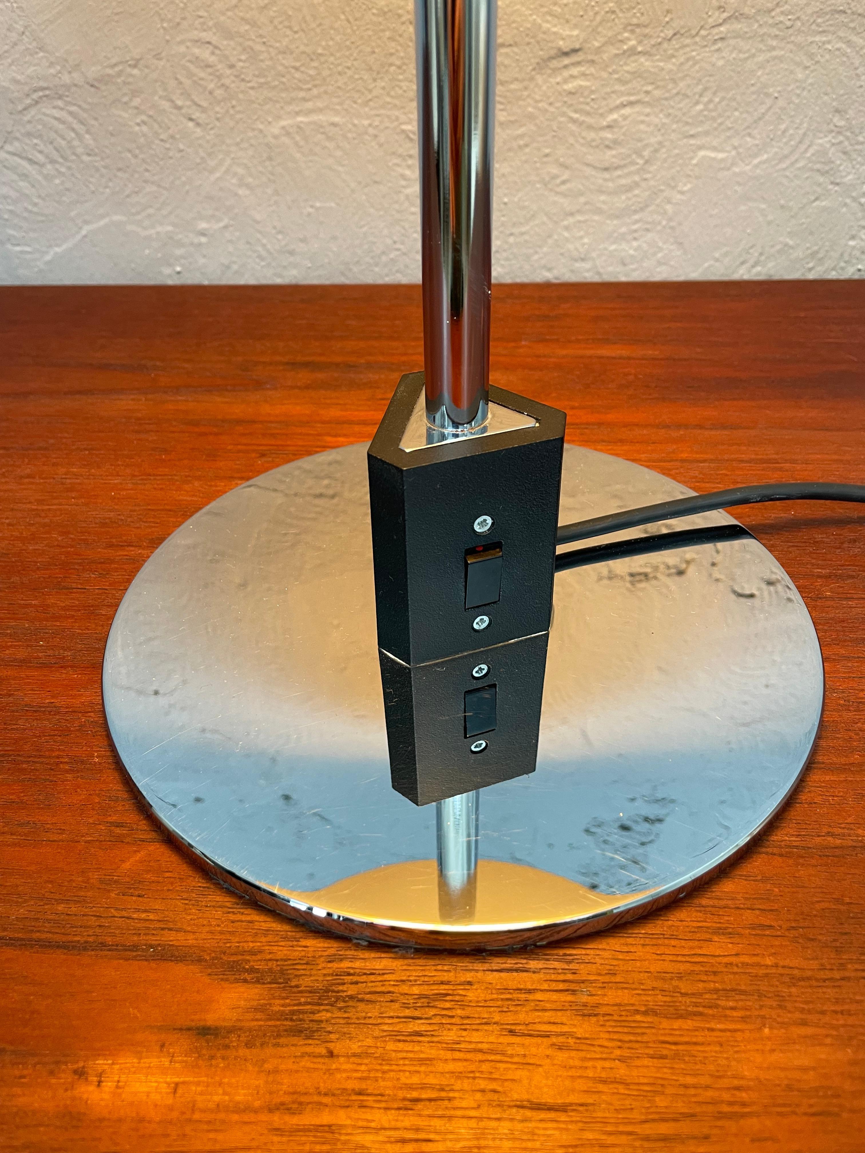 Hand-Crafted Vintage Poul Henningsen 4/3 Table Lamp from the 1960s For Sale