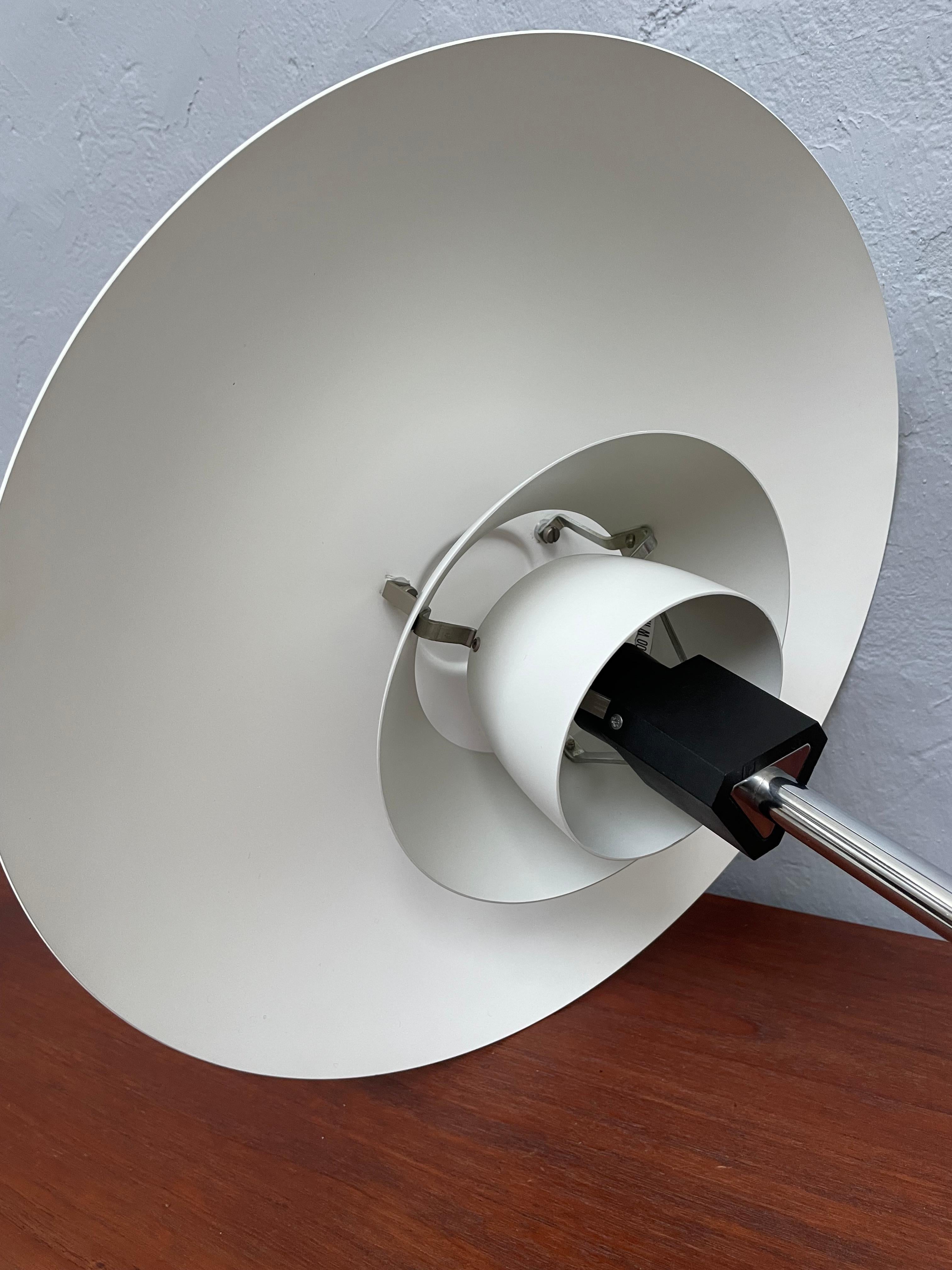 Vintage Poul Henningsen 4/3 Table Lamp from the 1960s For Sale 1