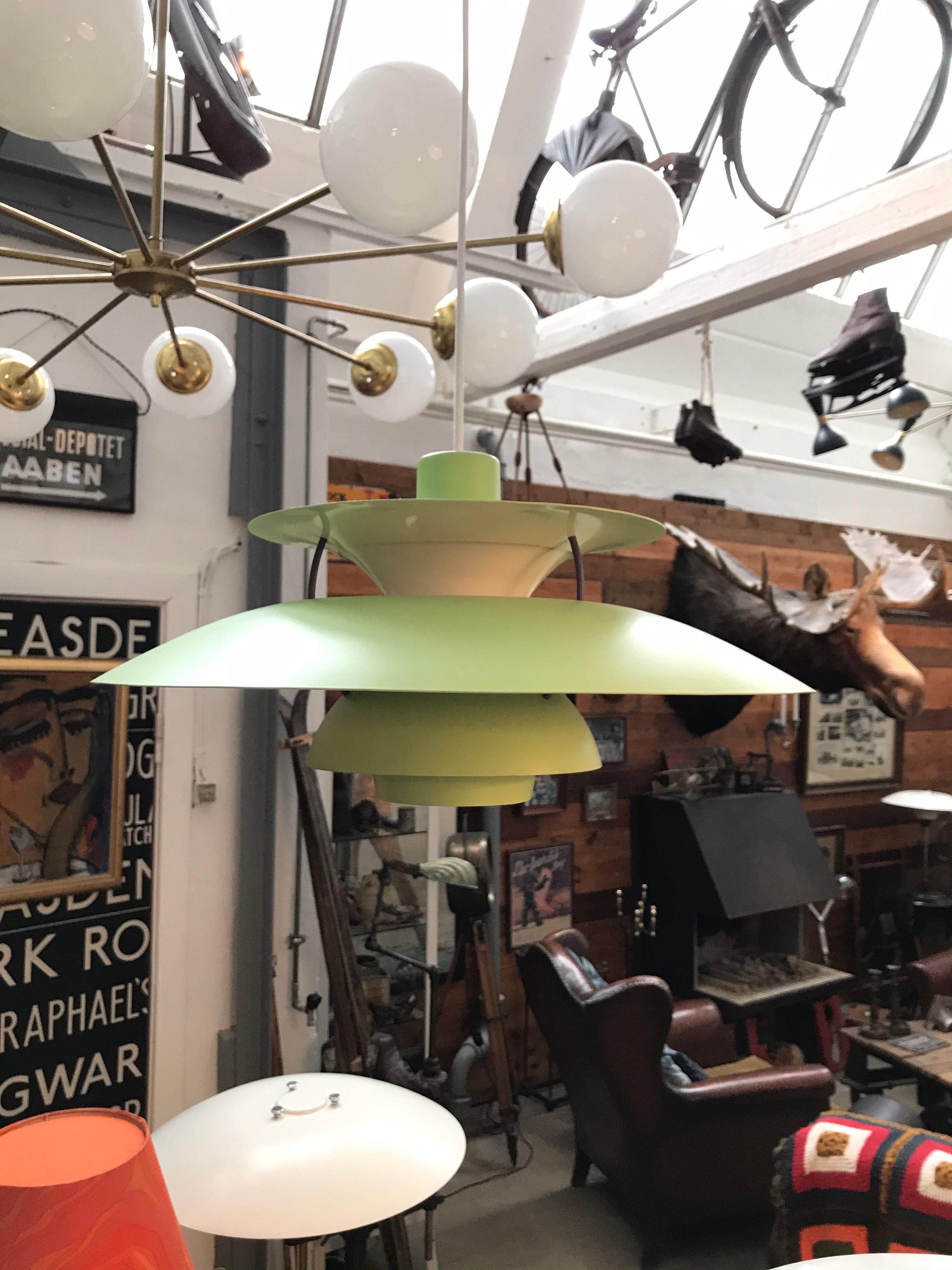Iconic Vintage PH 5 chandelier pendant for Louis Poulsen from the 1970s 
Renovated in satin green and rewired.