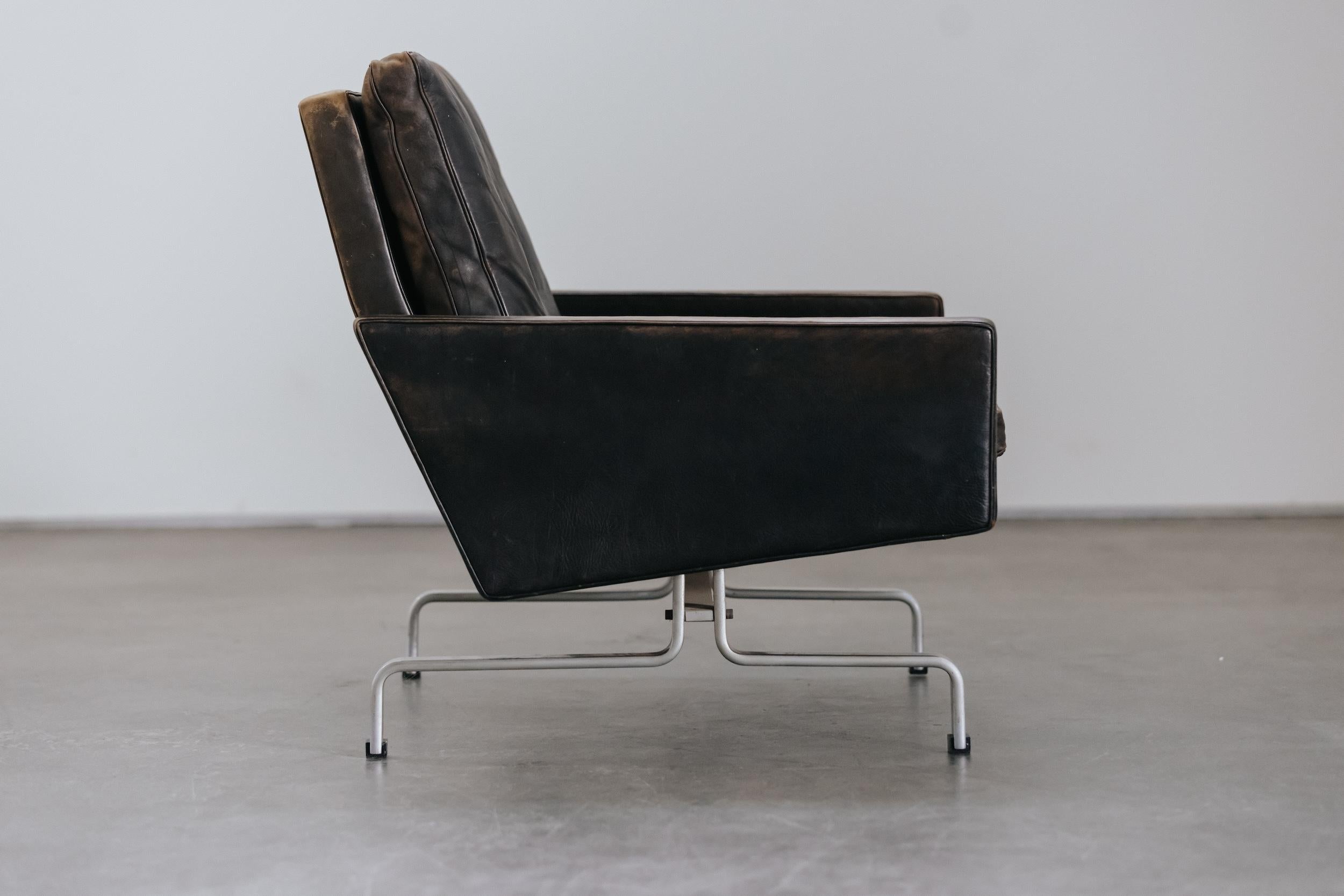 Leather Vintage Poul Kjaerholm PK 31 Lounge Chair From Denmark, Circa 1970 For Sale