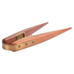 Schiaccianoci d'epoca Poul Knudsen in teak e ottone, metà del secolo scorso, danese, anni '60