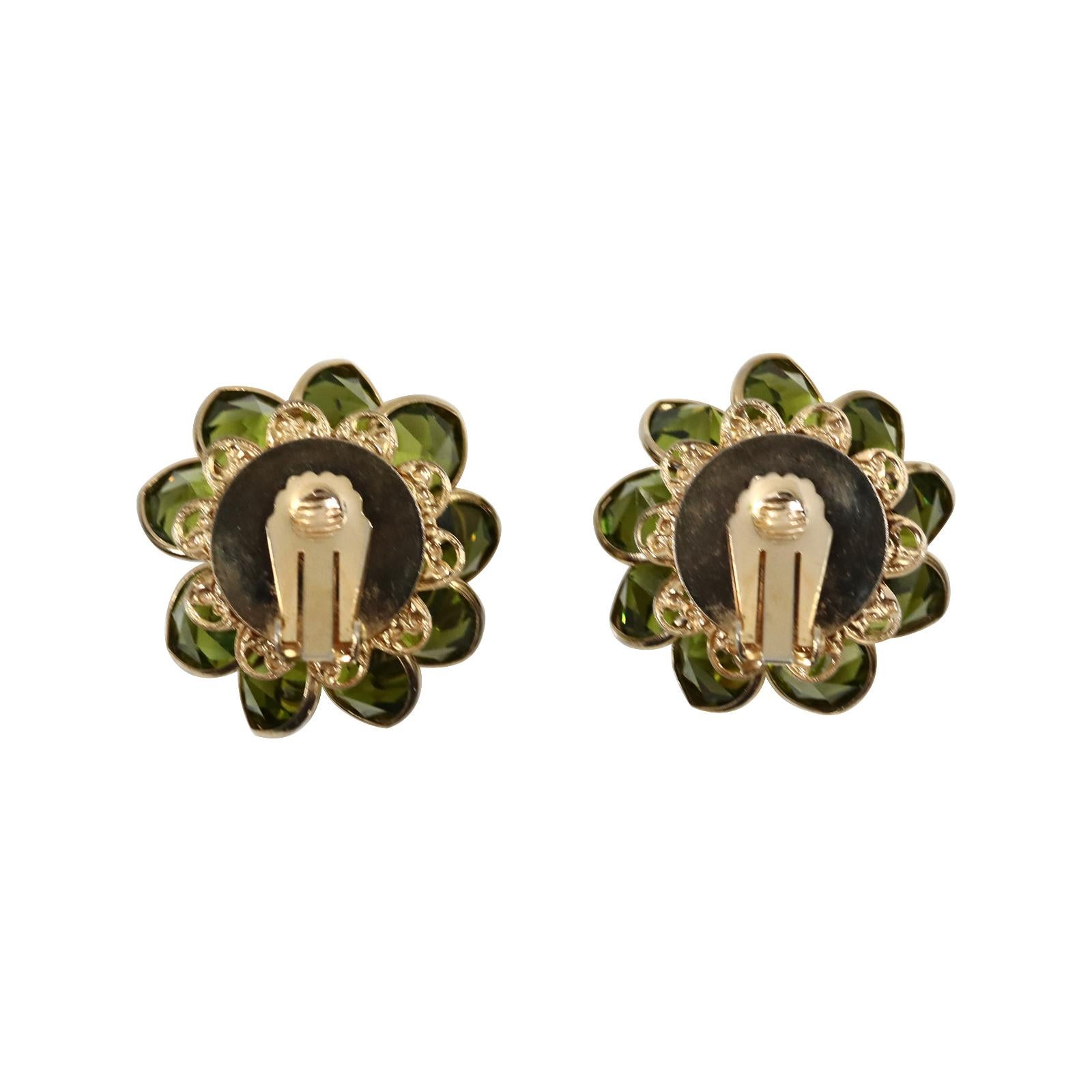 Vintage Poured Glass Gold Tone Green With Diamante Flower Earrings Circa 1960s For Sale 4