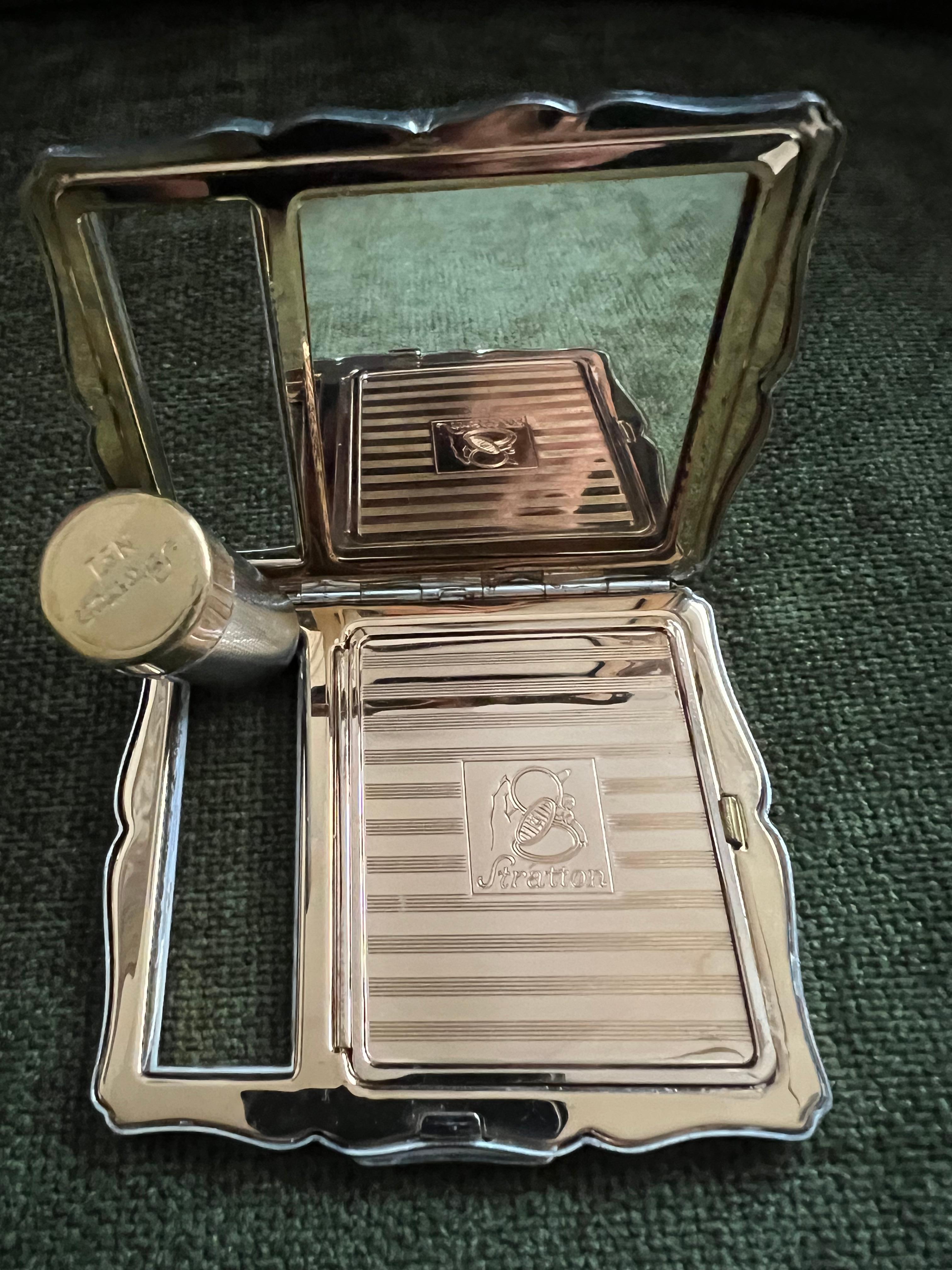 Vintage “Straron” No1 Powder Case with Mirror and Lipstick Holder Case For Sale 2