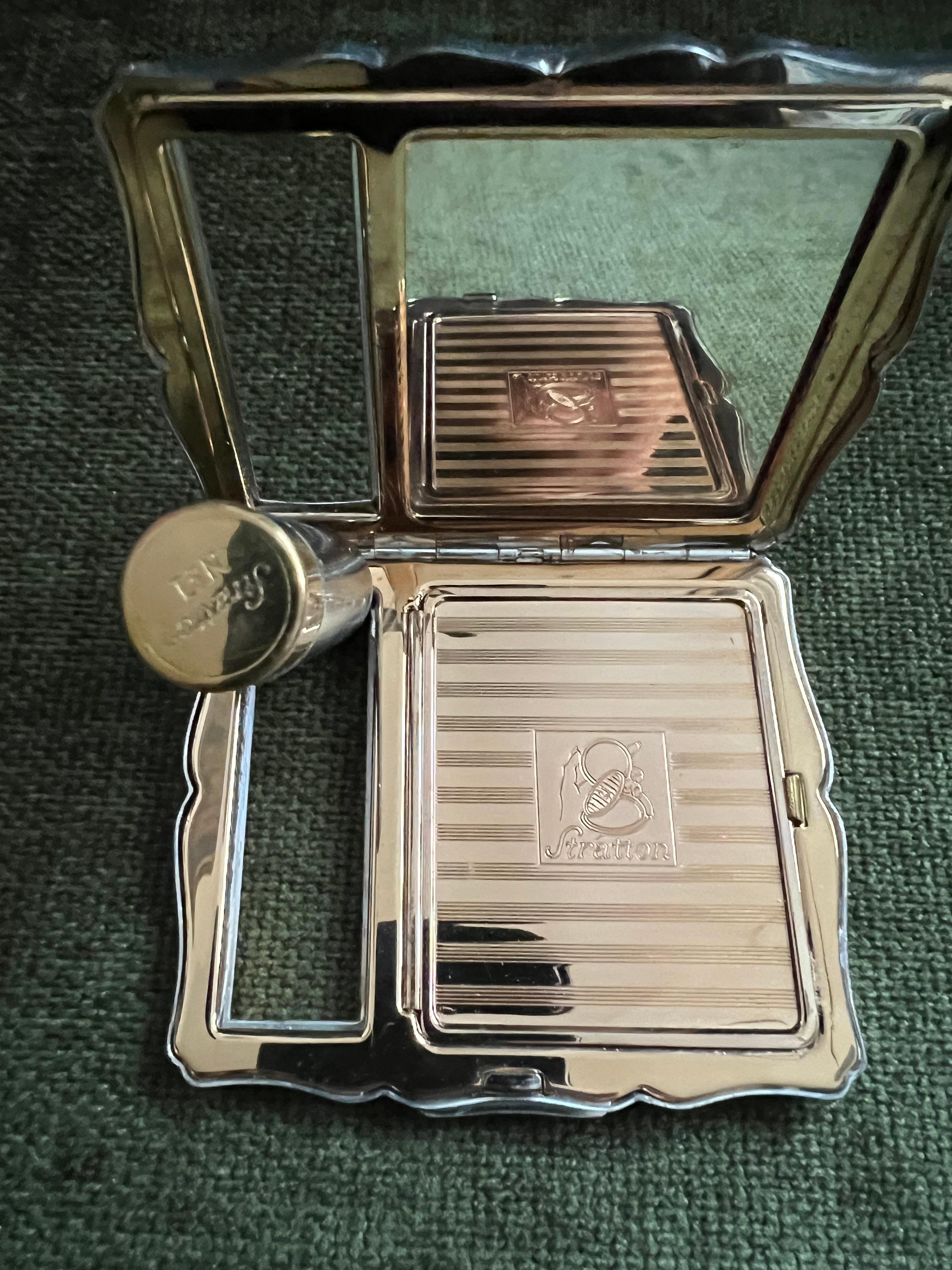 Vintage “Straron” No1 Powder Case with Mirror and Lipstick Holder Case For Sale 4