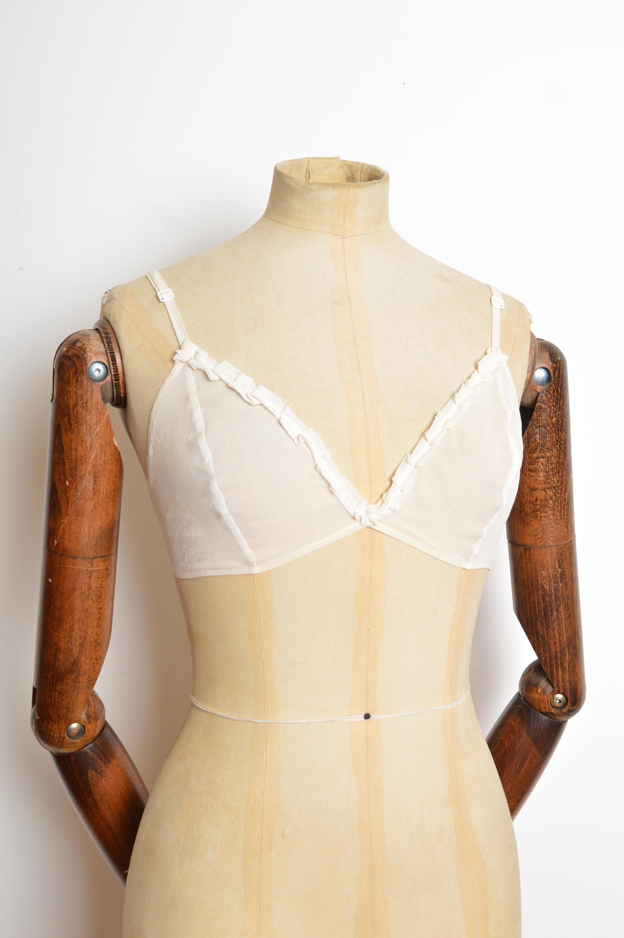 Vintage Prada 1996 - 1997 Blanc ivoire Silk Ruffle Bralet - Cami Bra Top Pour femmes en vente