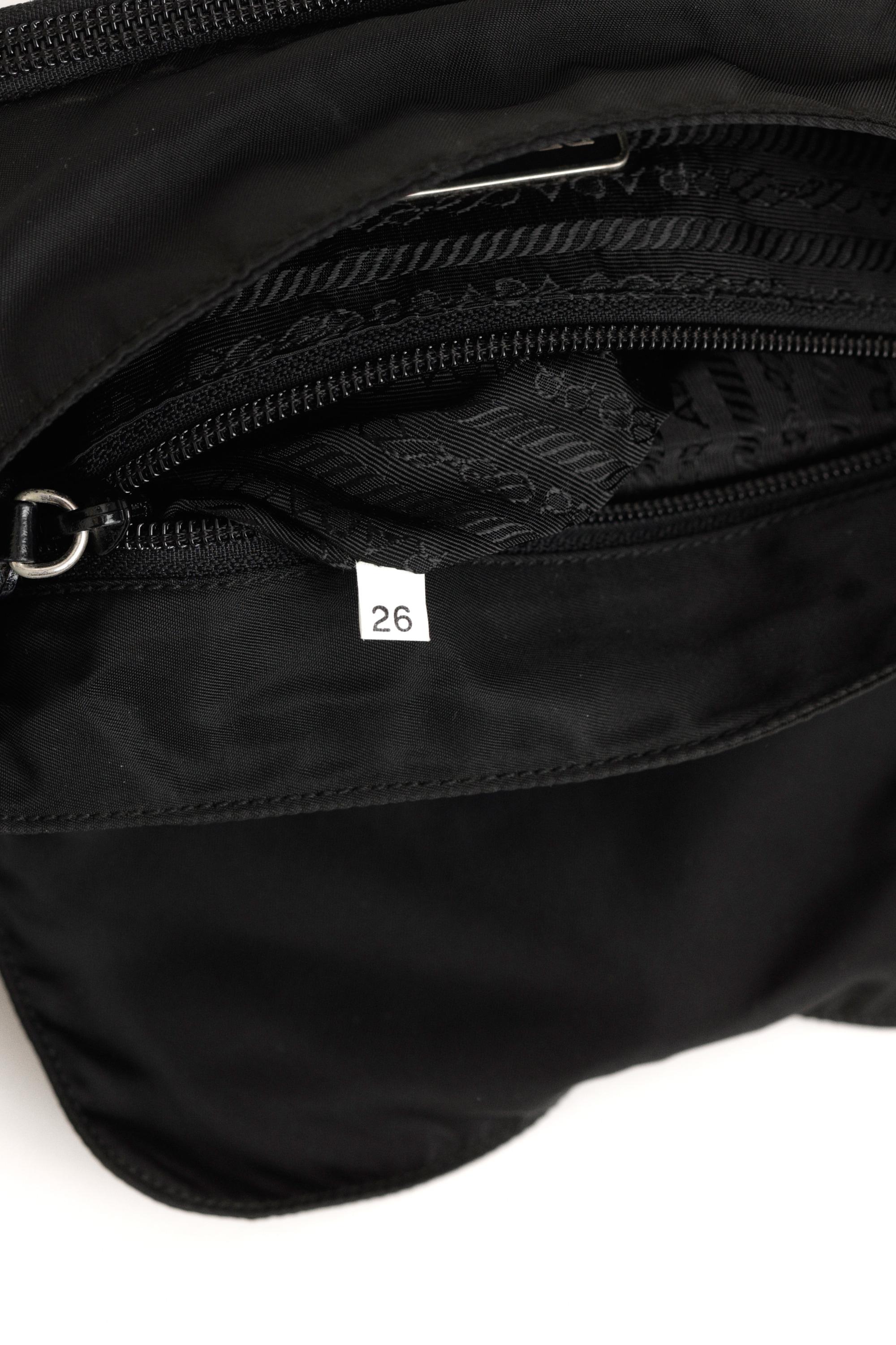 Vintage Prada 2000’s Tote Bag For Sale 1