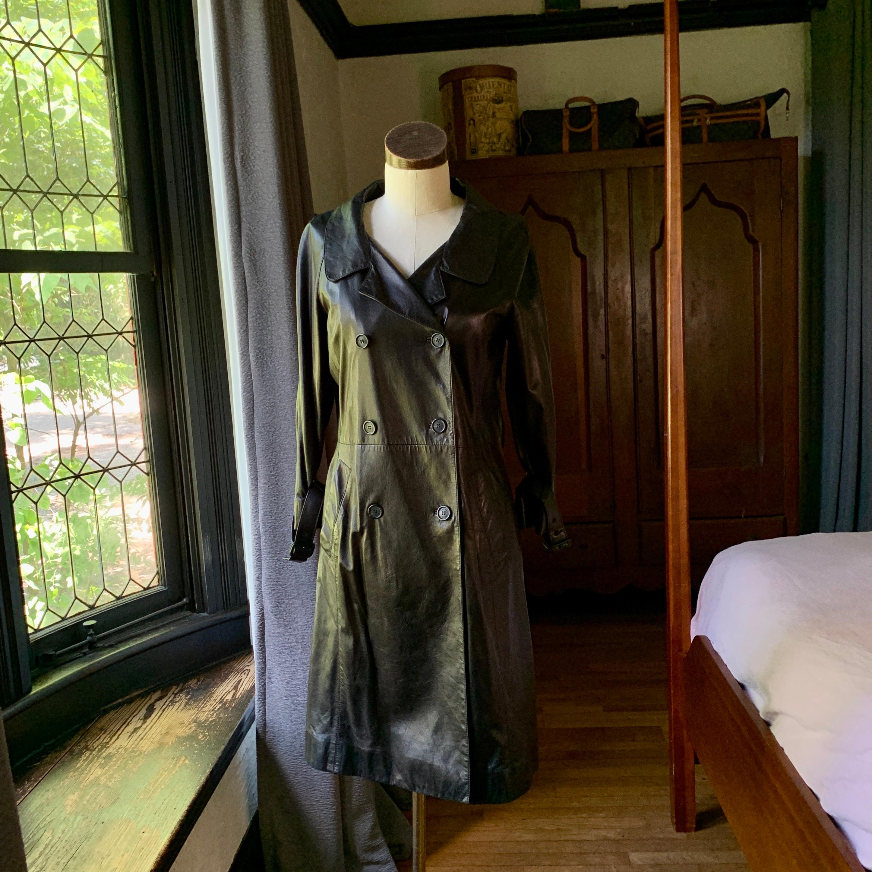 Vintage PRADA Black Leather WHITE LABEL Trench Coat Jacket MADE IN ITALY Small In Good Condition For Sale In Asheville, NC