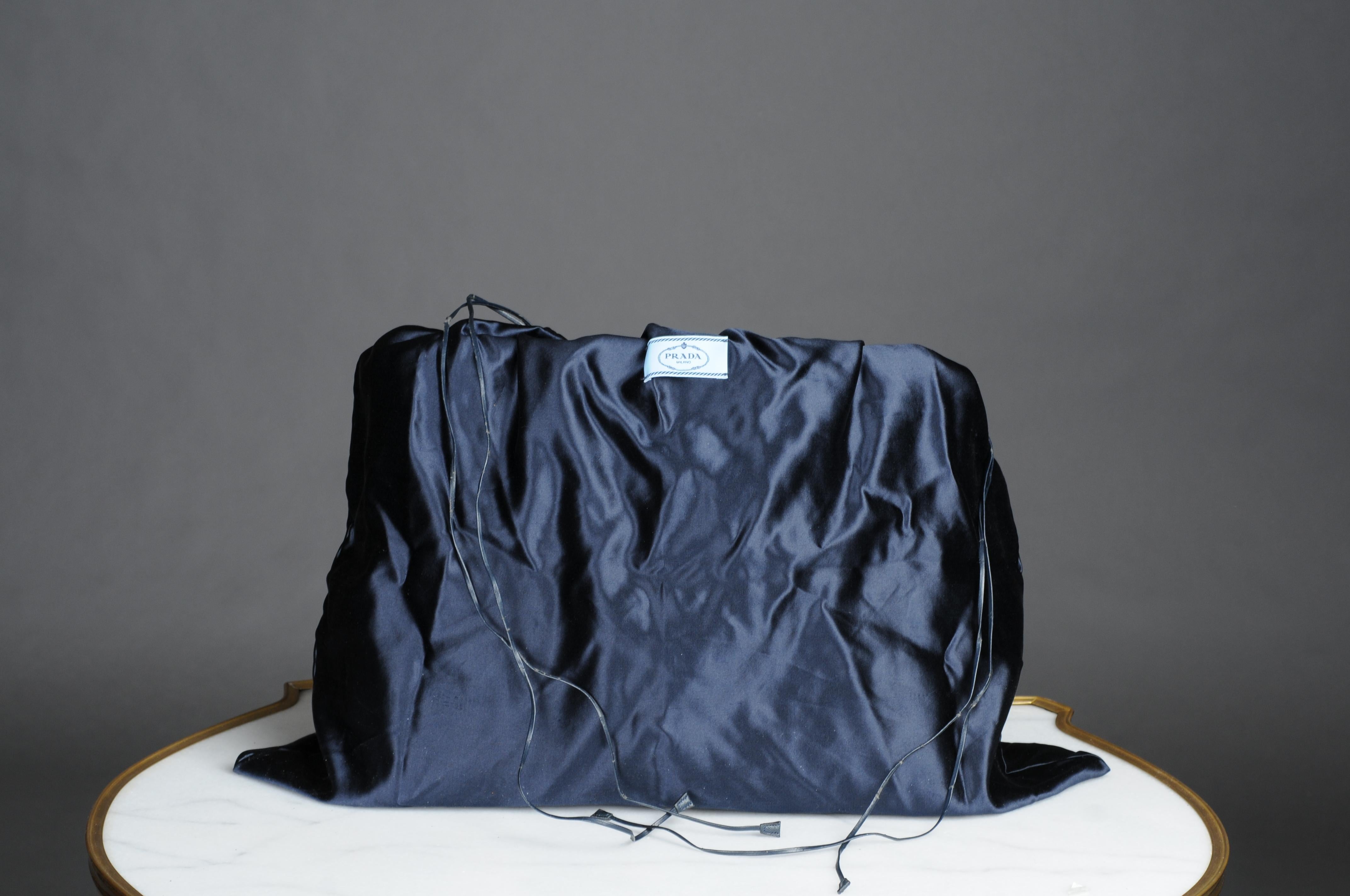 Vintage Prada Promenade Saffiano Leather Handbag  For Sale 10