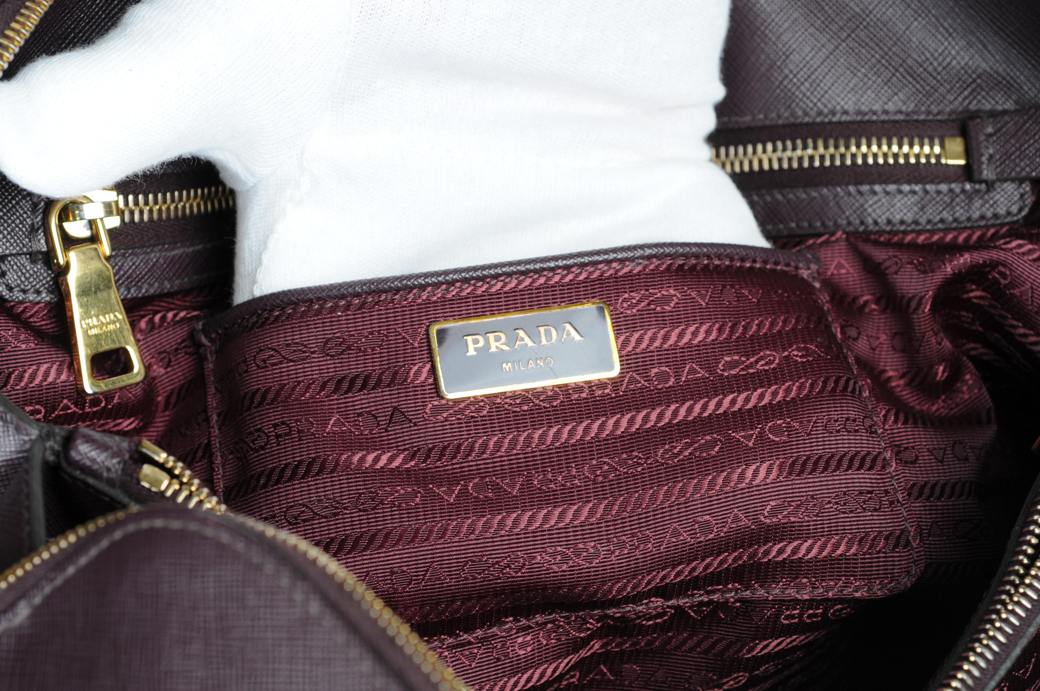 Prada Promenade Saffiano Vintage Lederhandtasche  im Angebot 12