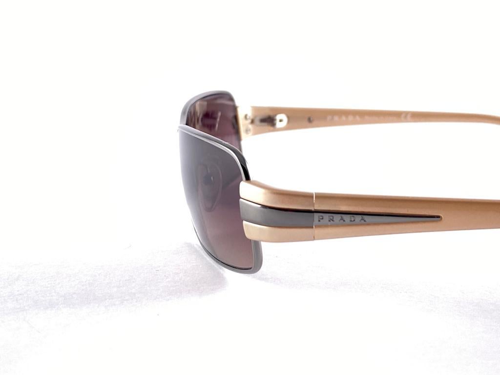 Vintage PRADA Sleek Silver & Metallic Beige SPR 50 Sunglasses 2000'S Y2K For Sale 5