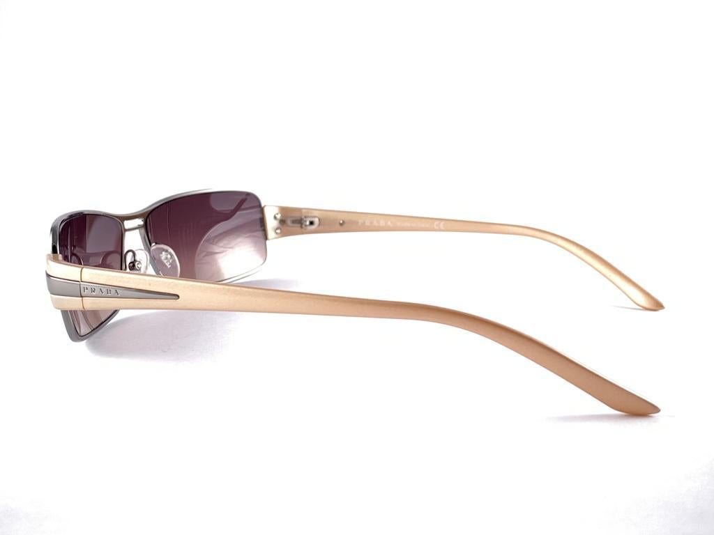 Vintage PRADA Sleek Silver & Metallic Beige SPR 50 Sunglasses 2000'S Y2K For Sale 2