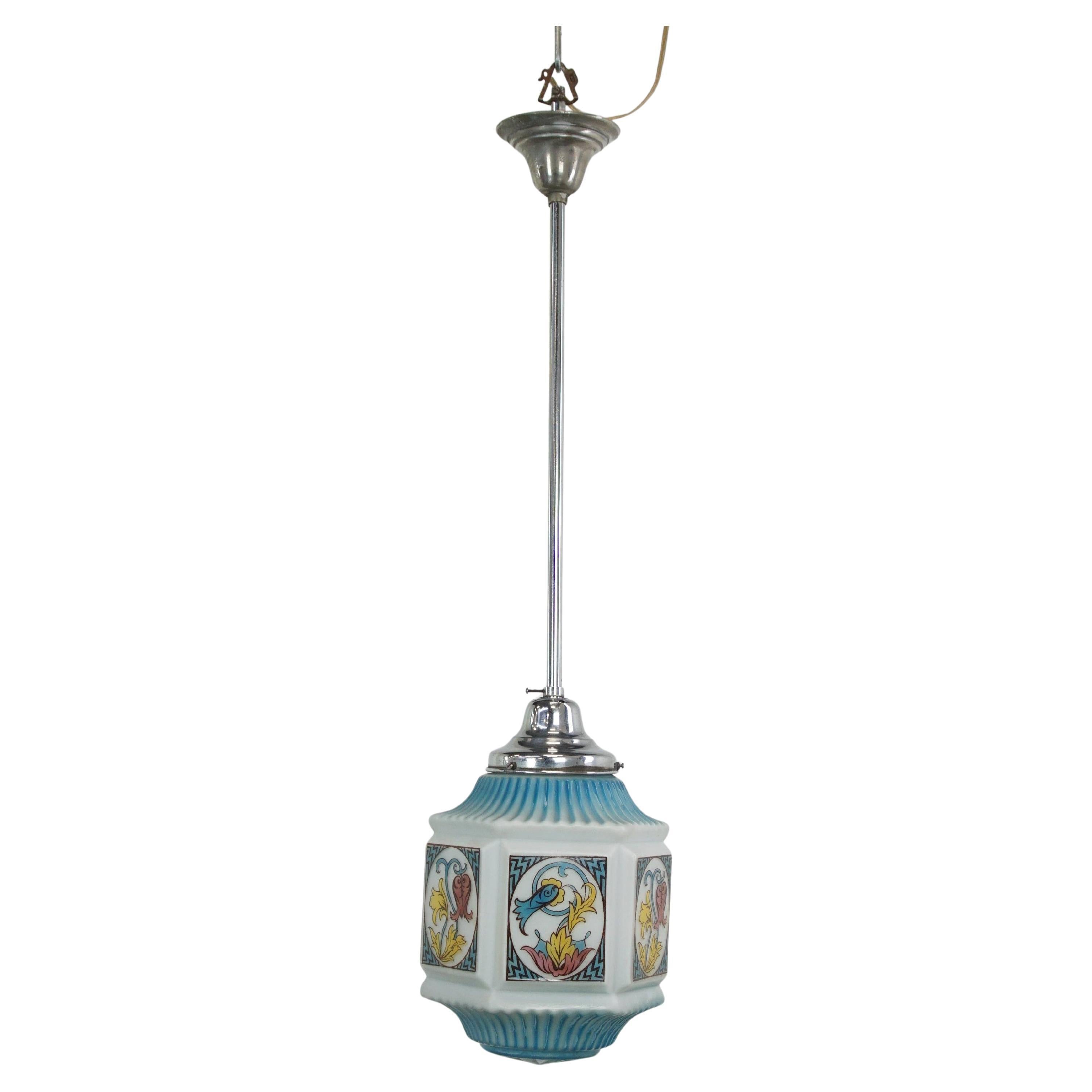 Lampada a sospensione Art Deco d'epoca prevalentemente blu con vetro splendidamente dipinto in vendita