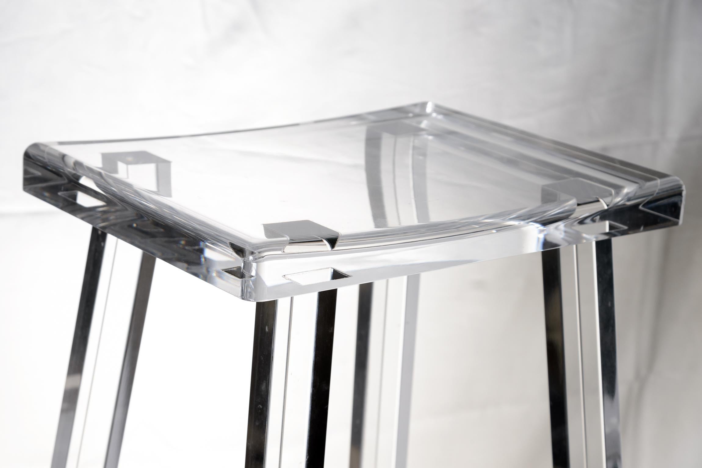 Américain Tabouret de comptoir Interlude d'occasion en lucite et nickel en vente